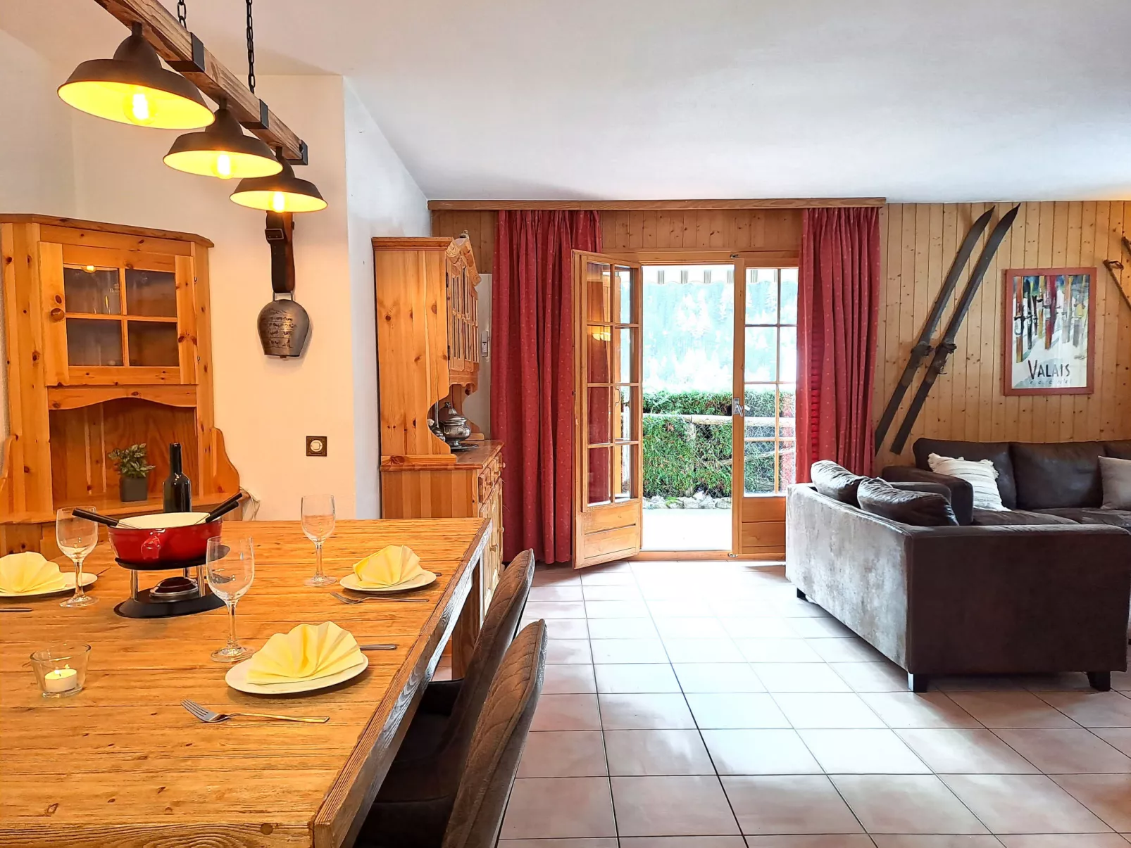 Colline 1-Inside