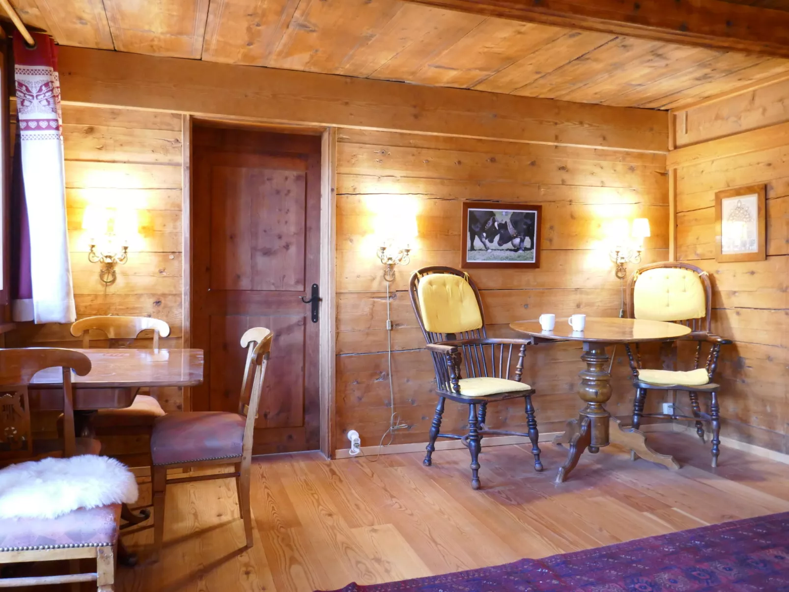 Les Moulins-Inside