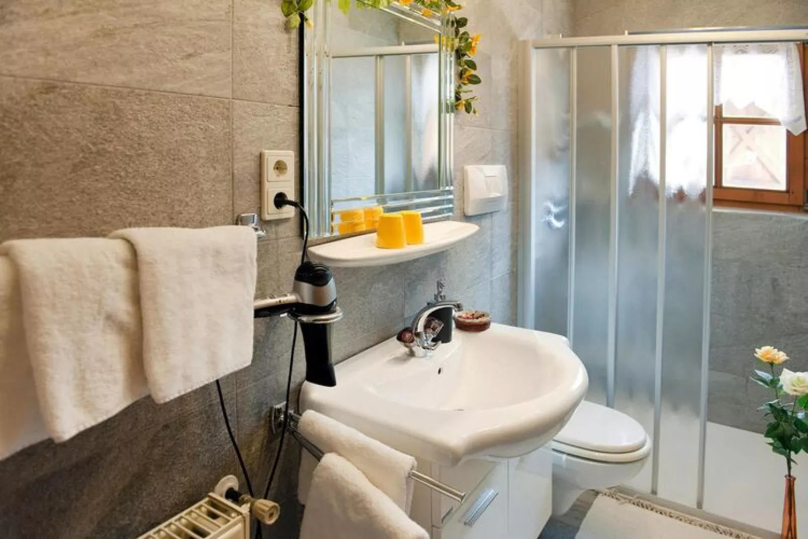Niedermunthof Villnöß - Fermeda-Bathroom