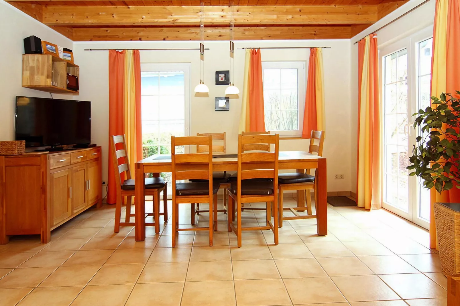 DHH Strandhaus links-Dining room