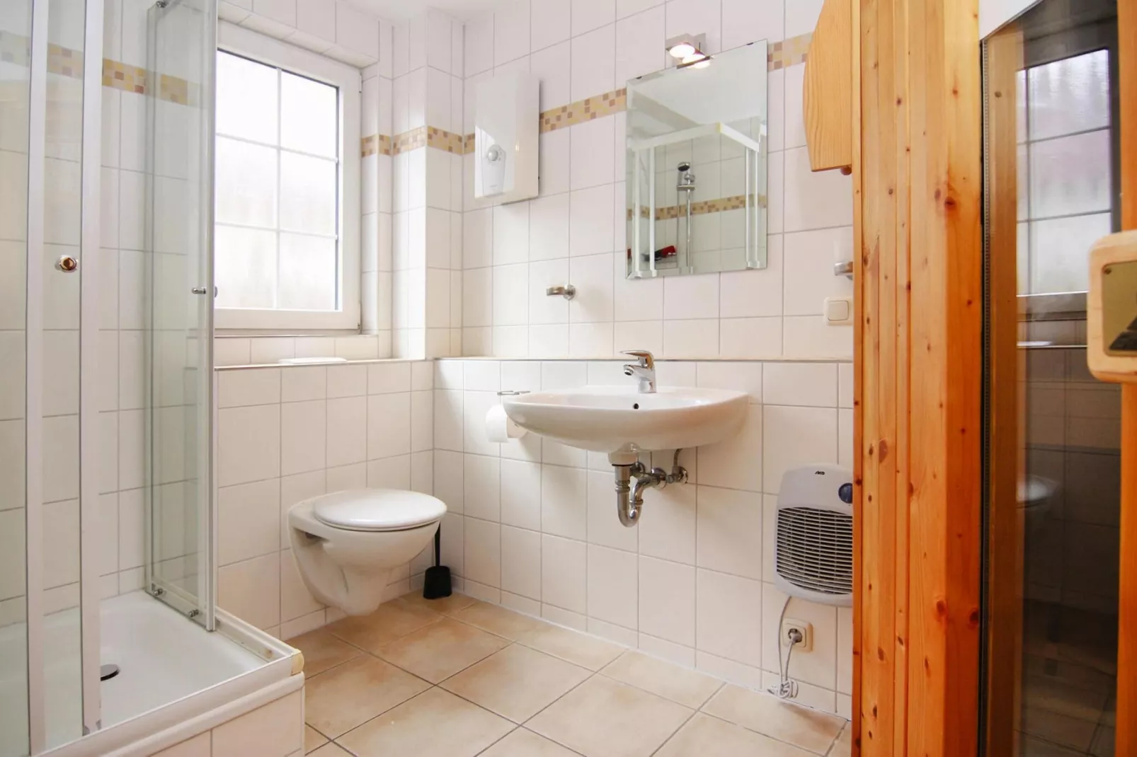 DHH Strandhaus links-Bathroom