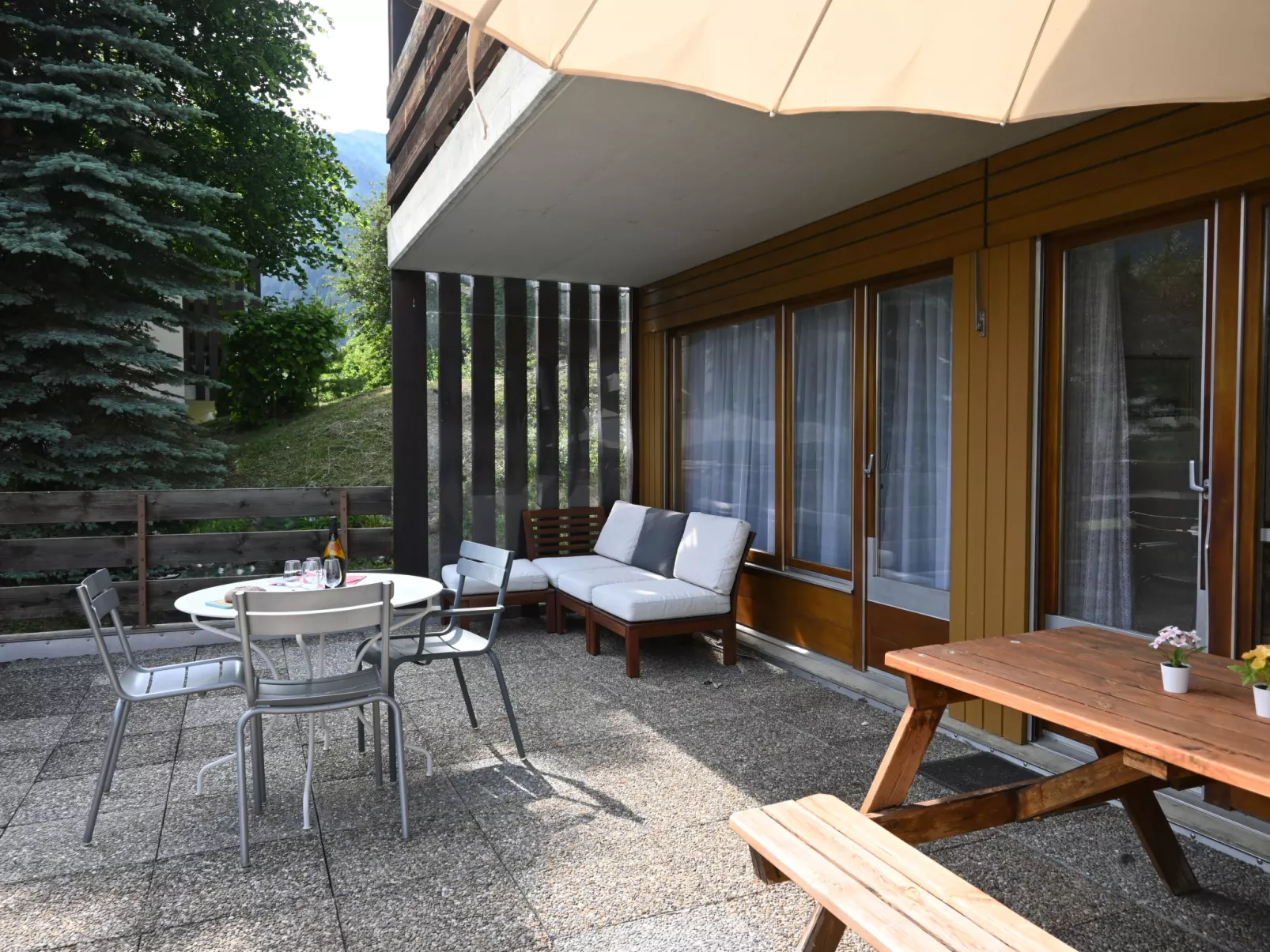 Centaure B RI 1-Outside
