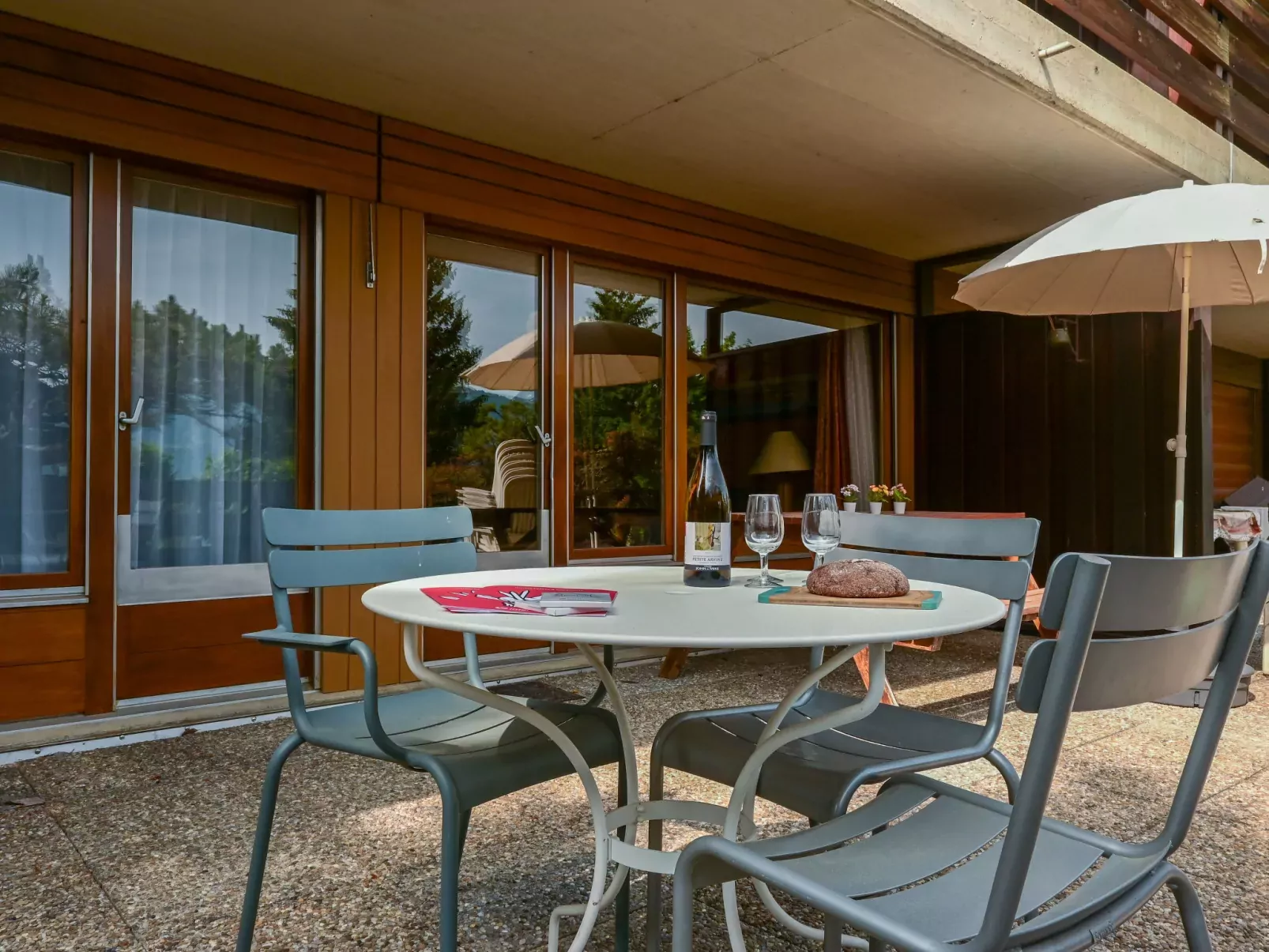 Centaure B RI 1-Outside