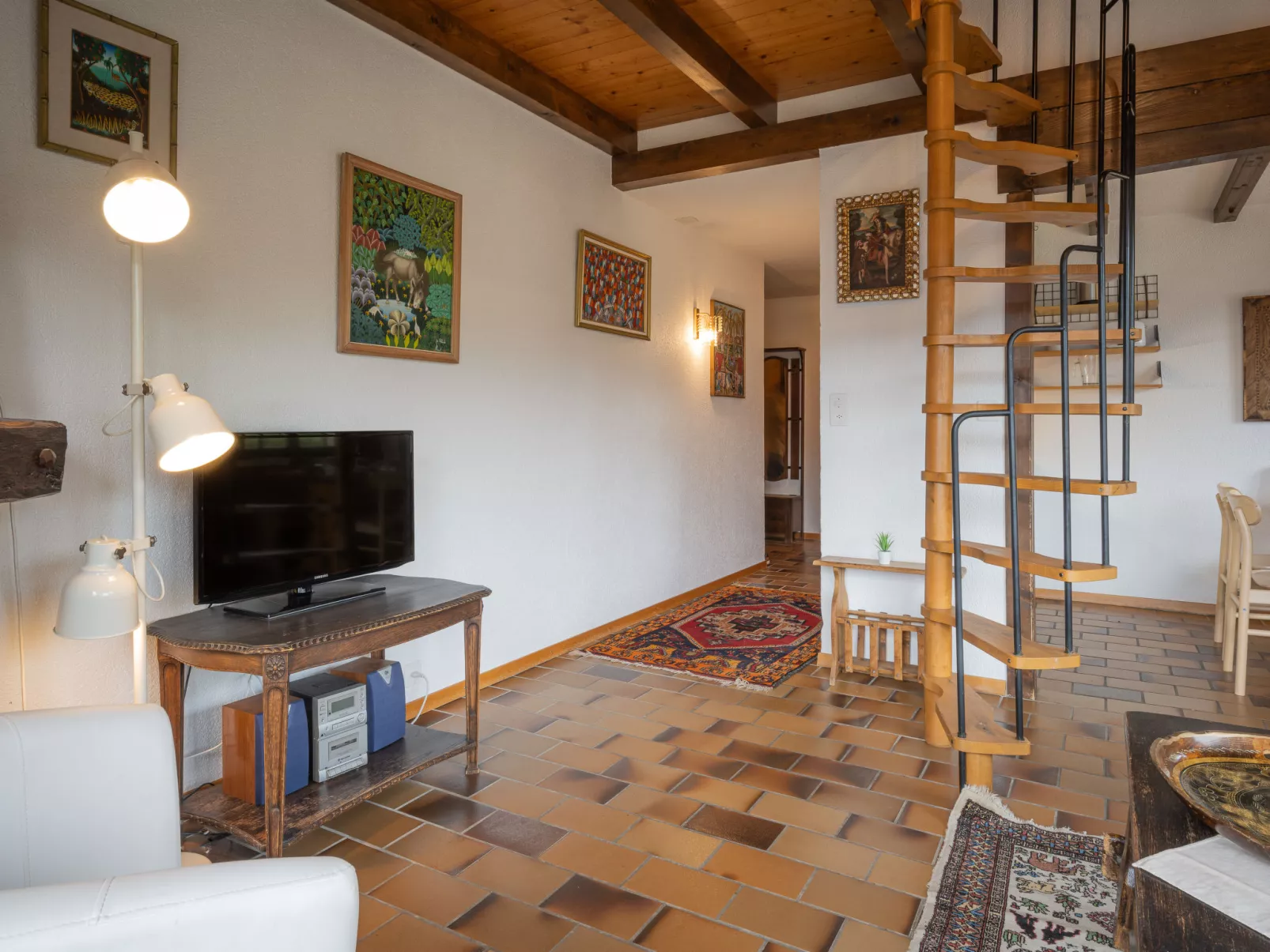 Beau Site No 21-Inside