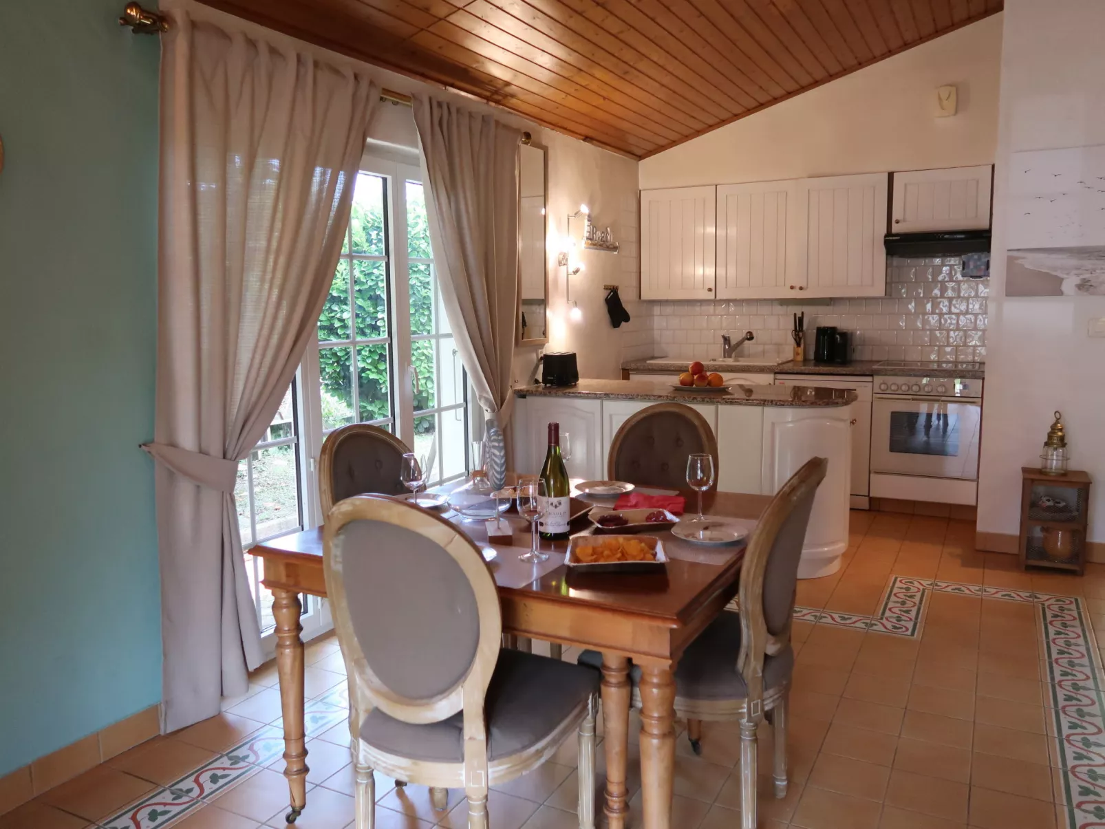 Le Mas Saphir-Inside