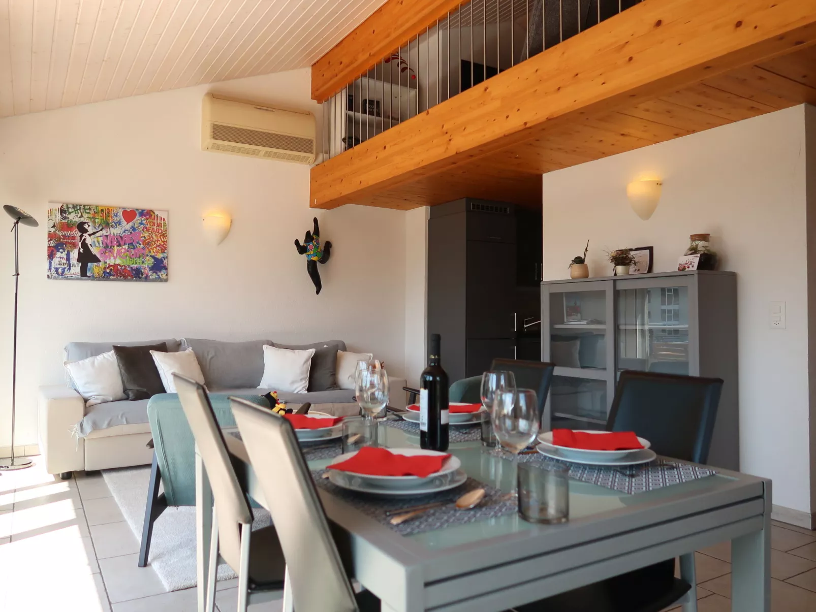 La Perouse D1/2-Inside