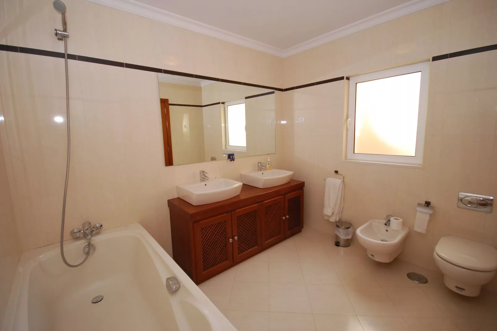 Casa Lambertus-Bathroom