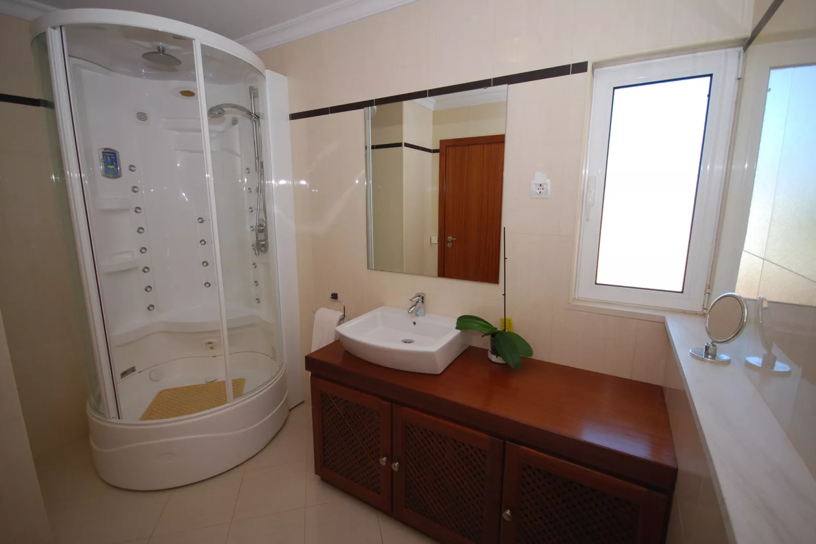 Casa Lambertus-Bathroom
