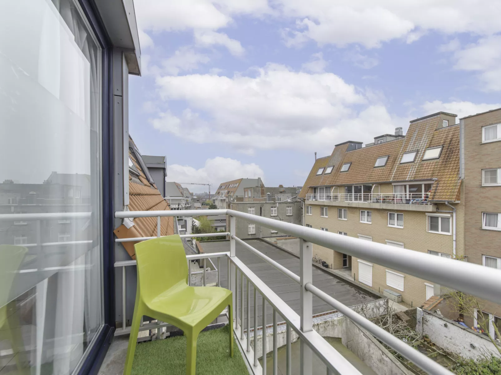 Ter Duinen-Outside