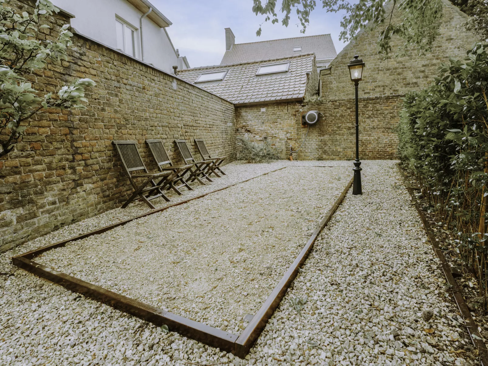 Huyze Ter Bercken with swimming pond-Outside