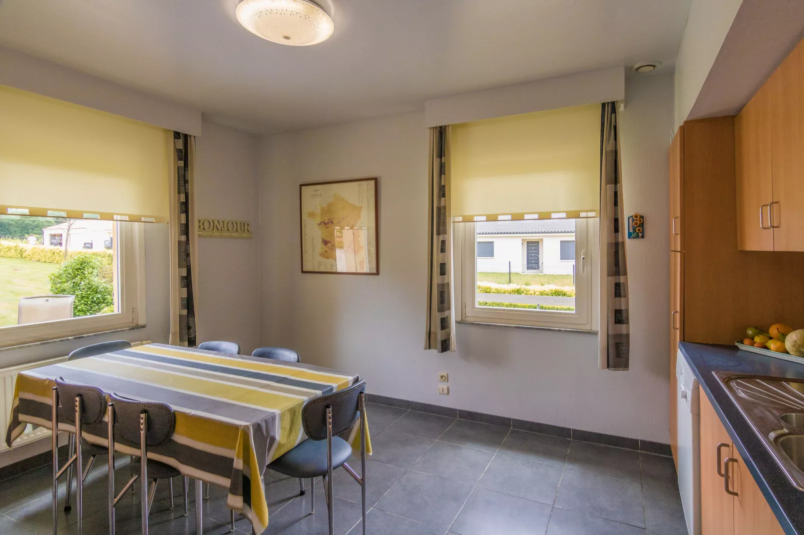 Residence Le Perrot-Dining room