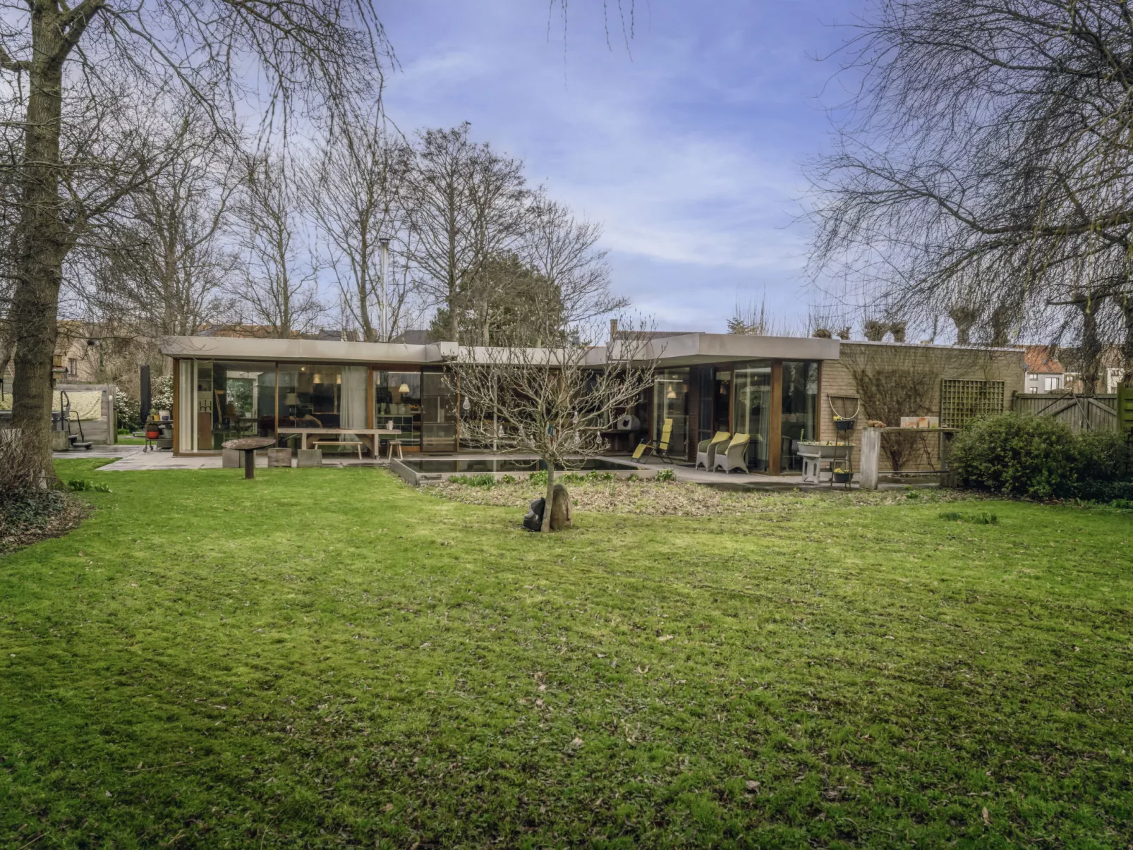 Domicile adoré-Outside