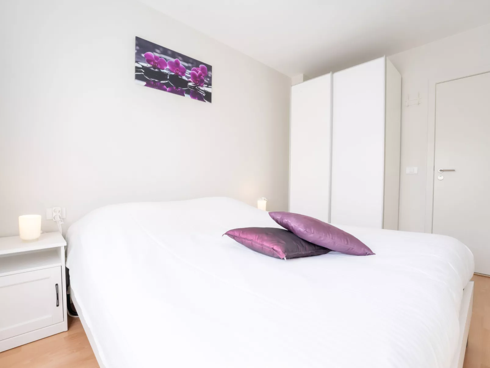 Ruzette Beach with parking-Inside