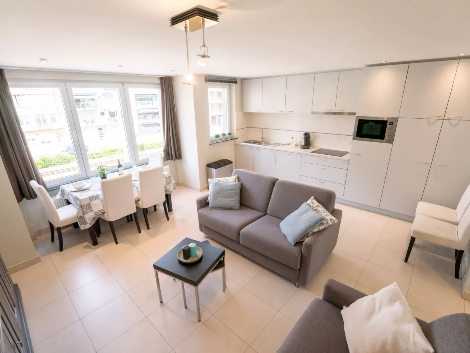 Ruzette Beach with parking-Inside