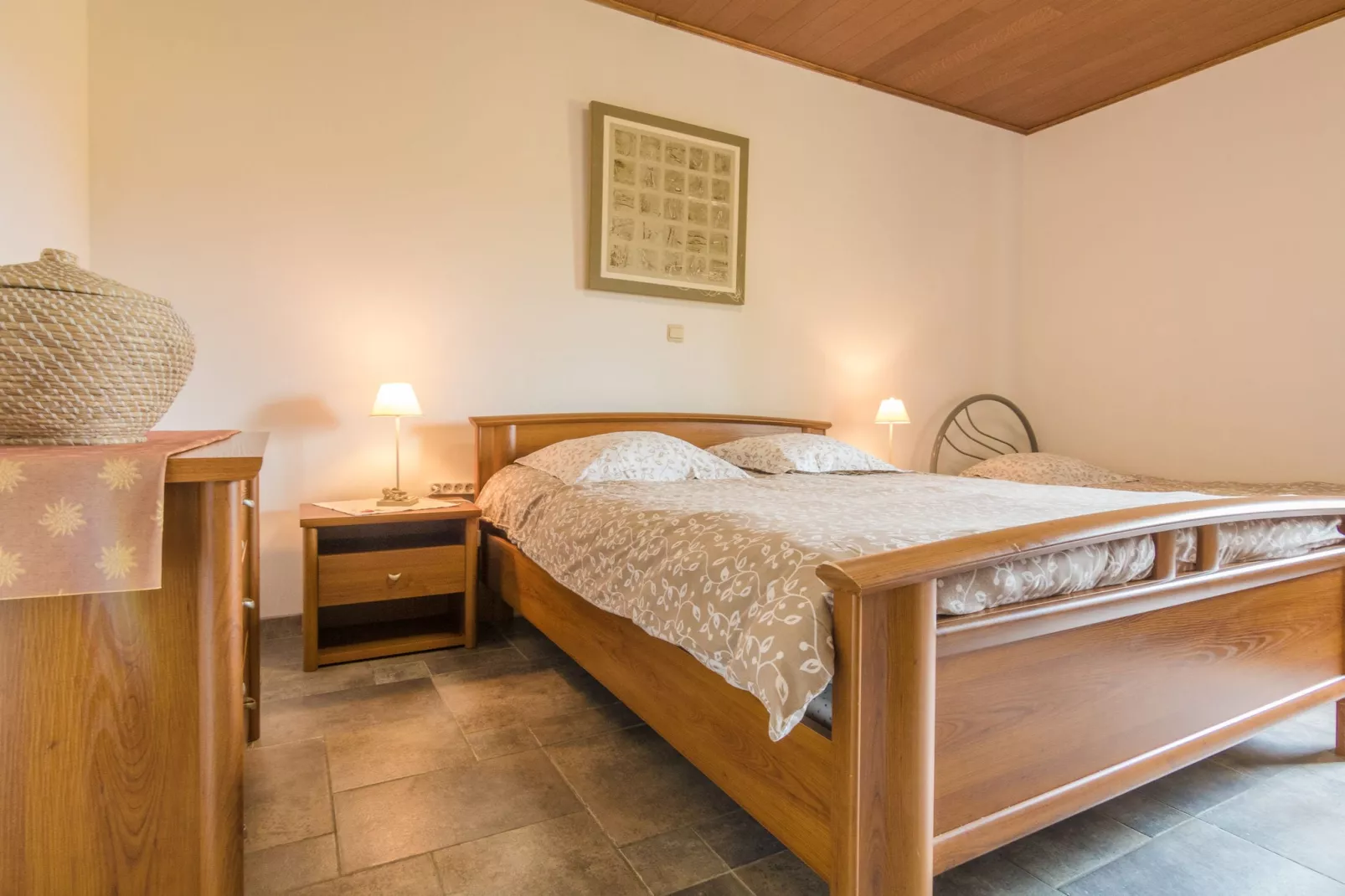 Residence Le Perrot-Bedroom