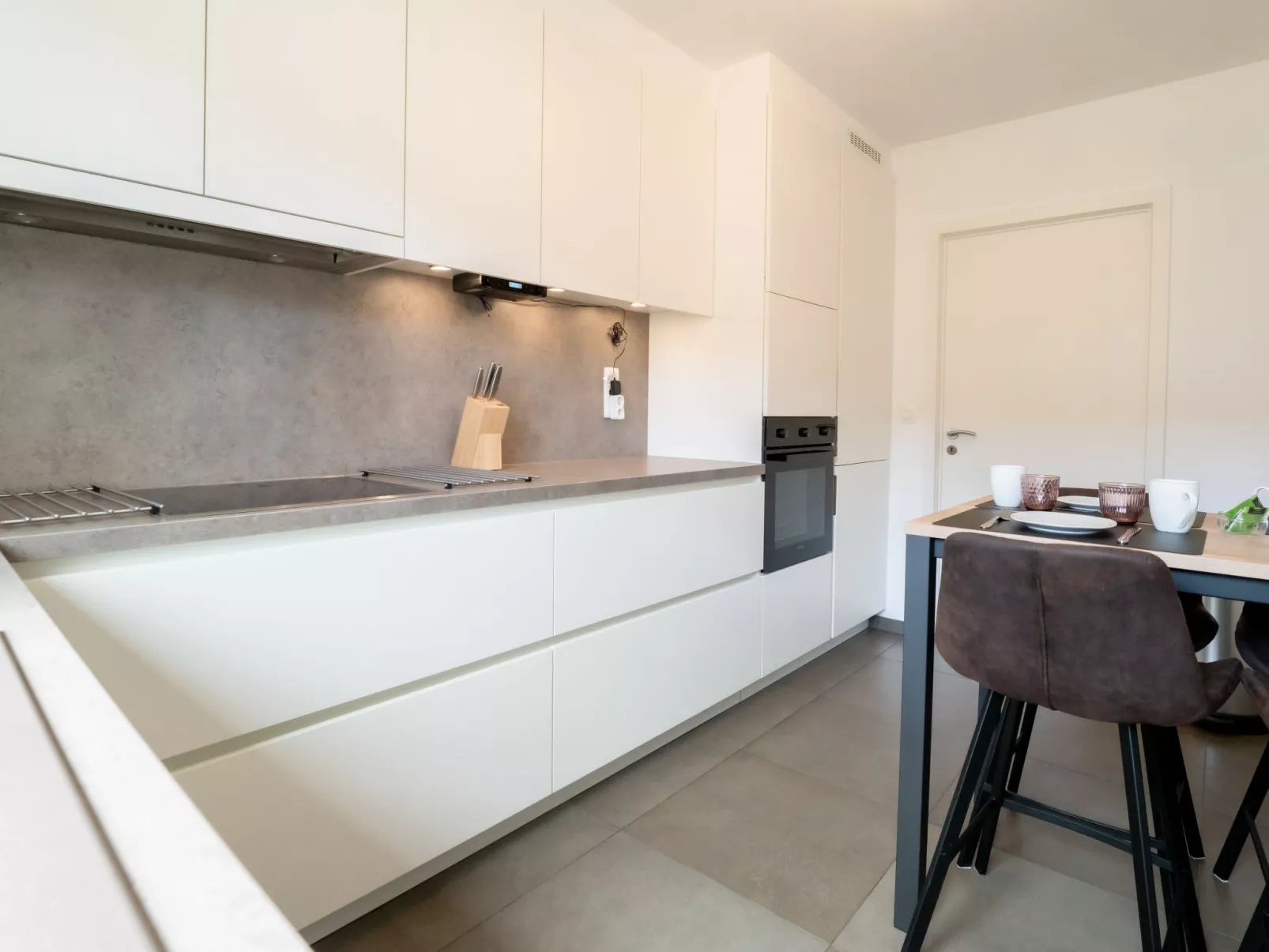 Philemon with parking-Inside
