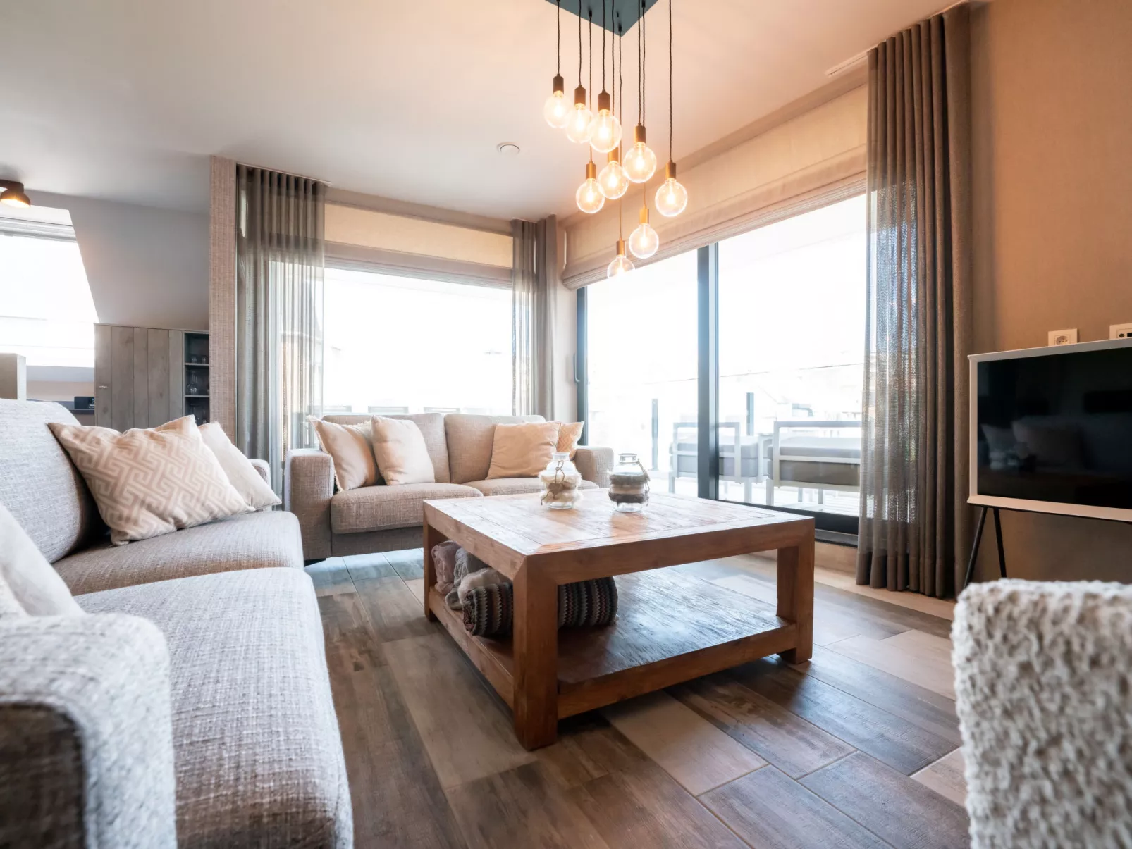 Rochusview.be with parking and terrace-Inside