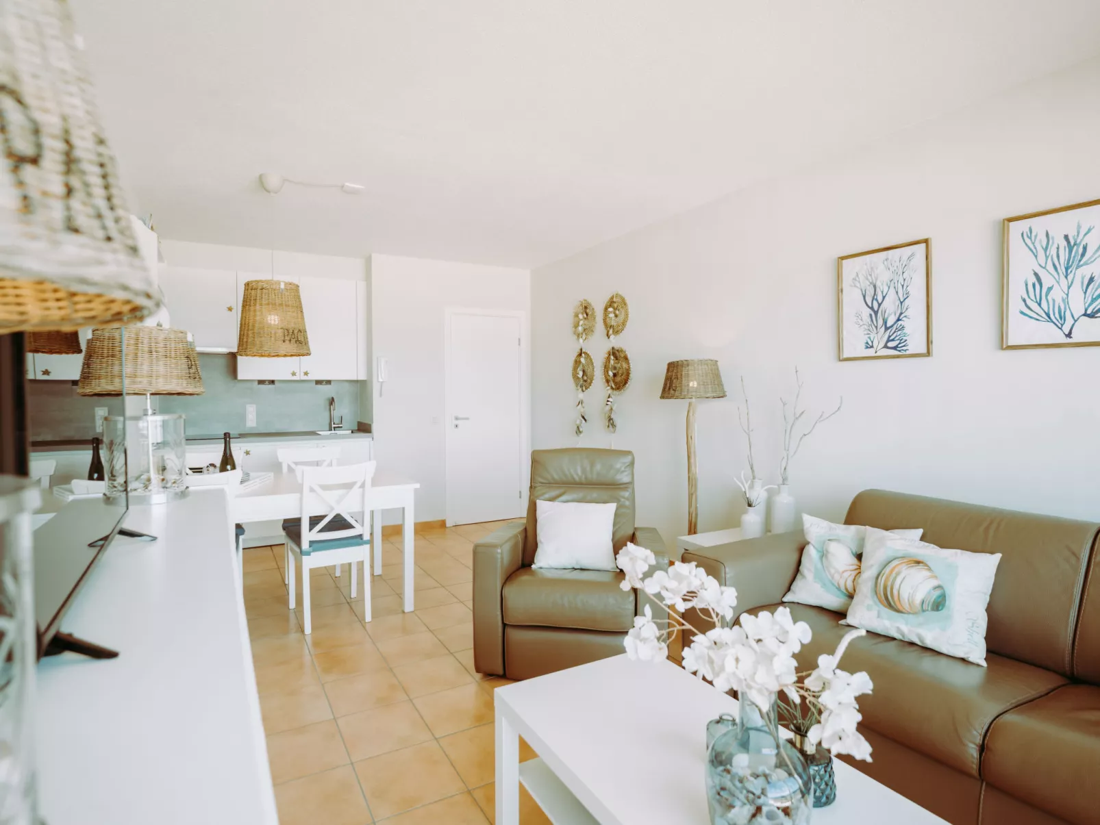 Pacific with parking and sea view-Inside