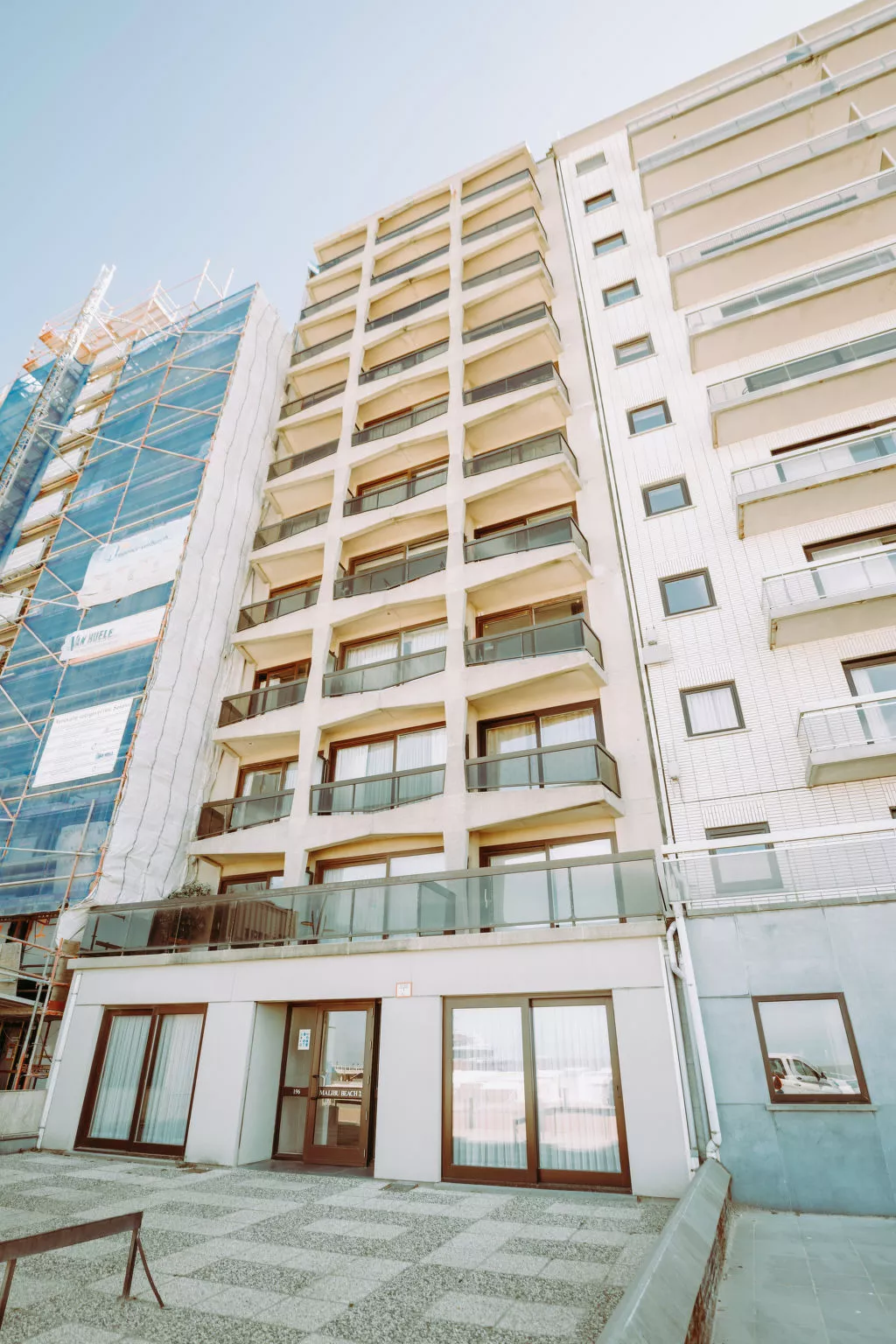Pacific with parking and sea view-Outside