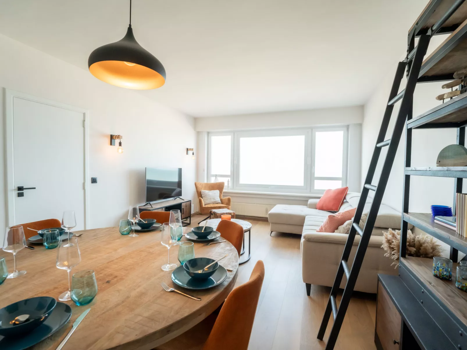 Escape with sea view-Inside