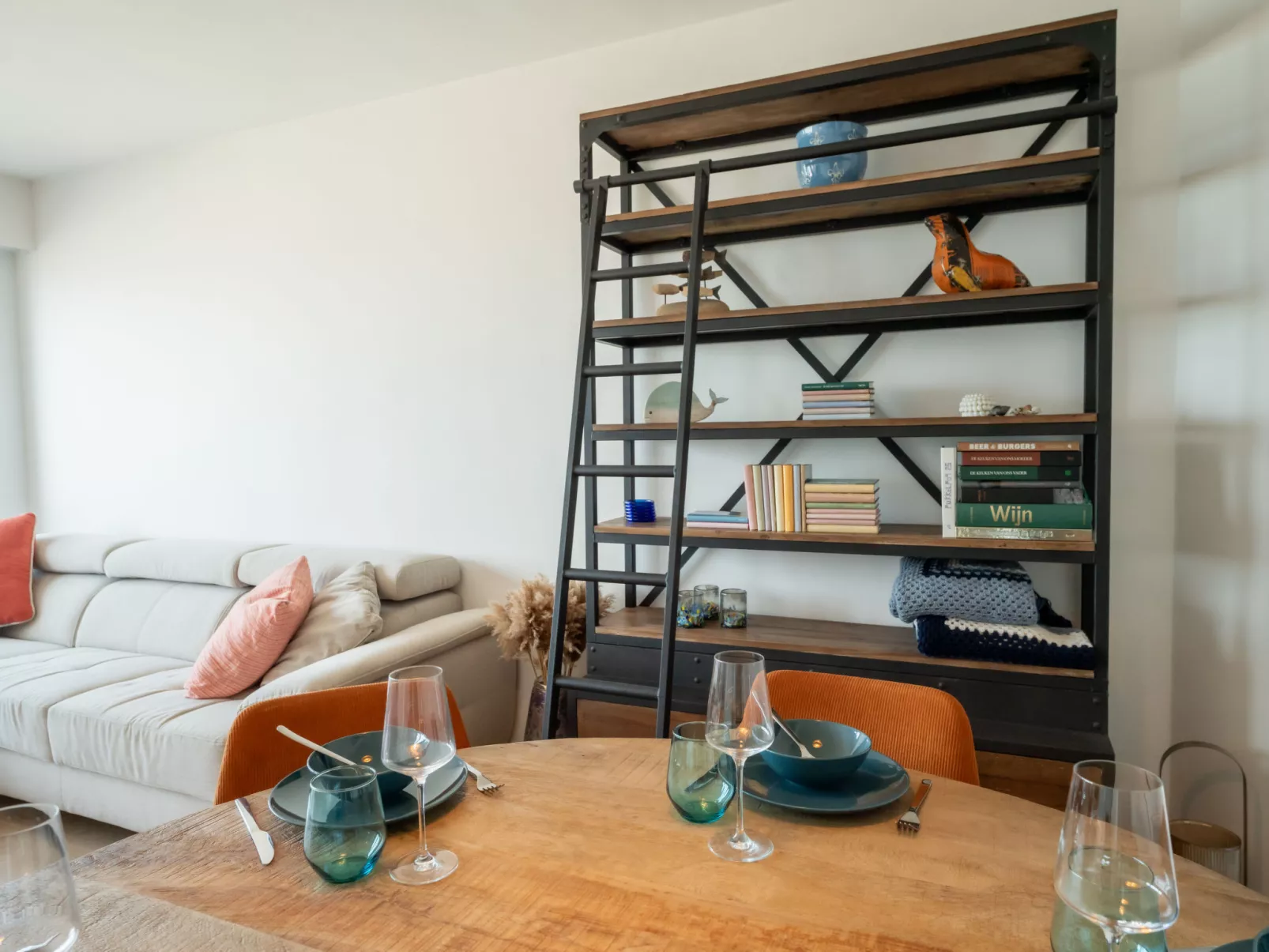 Escape with sea view-Inside