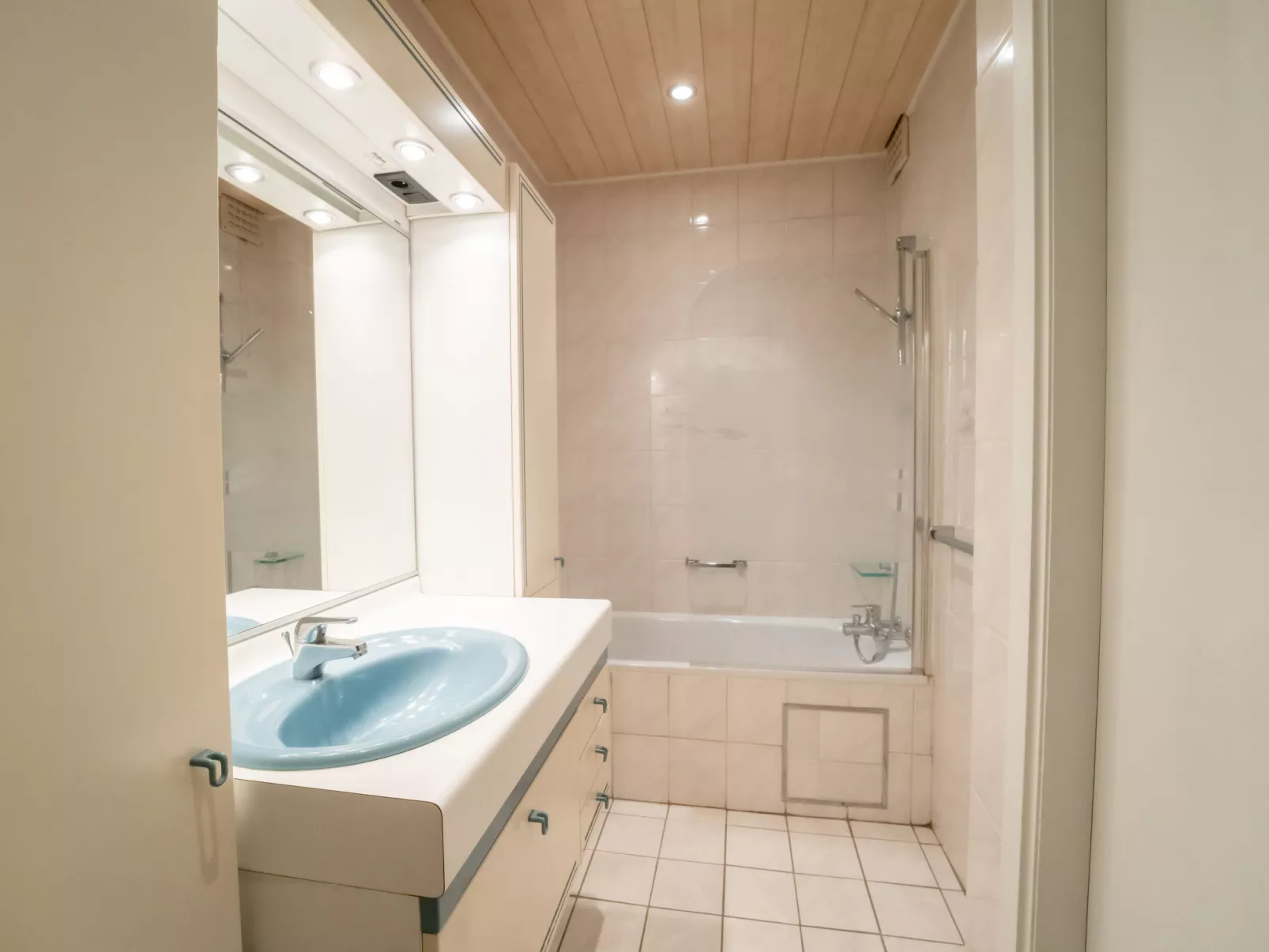Escape with sea view-Inside
