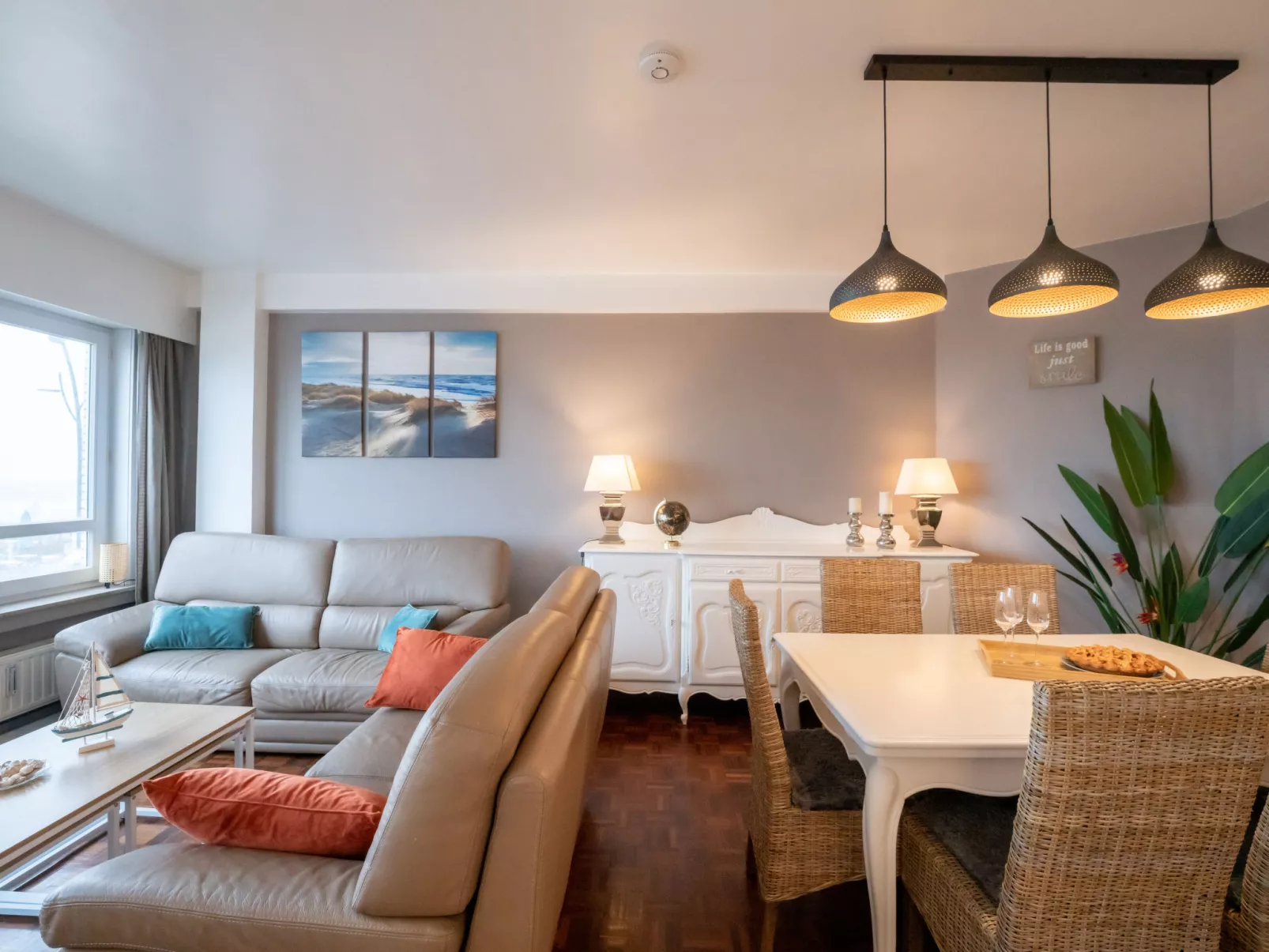 Seaview-Inside