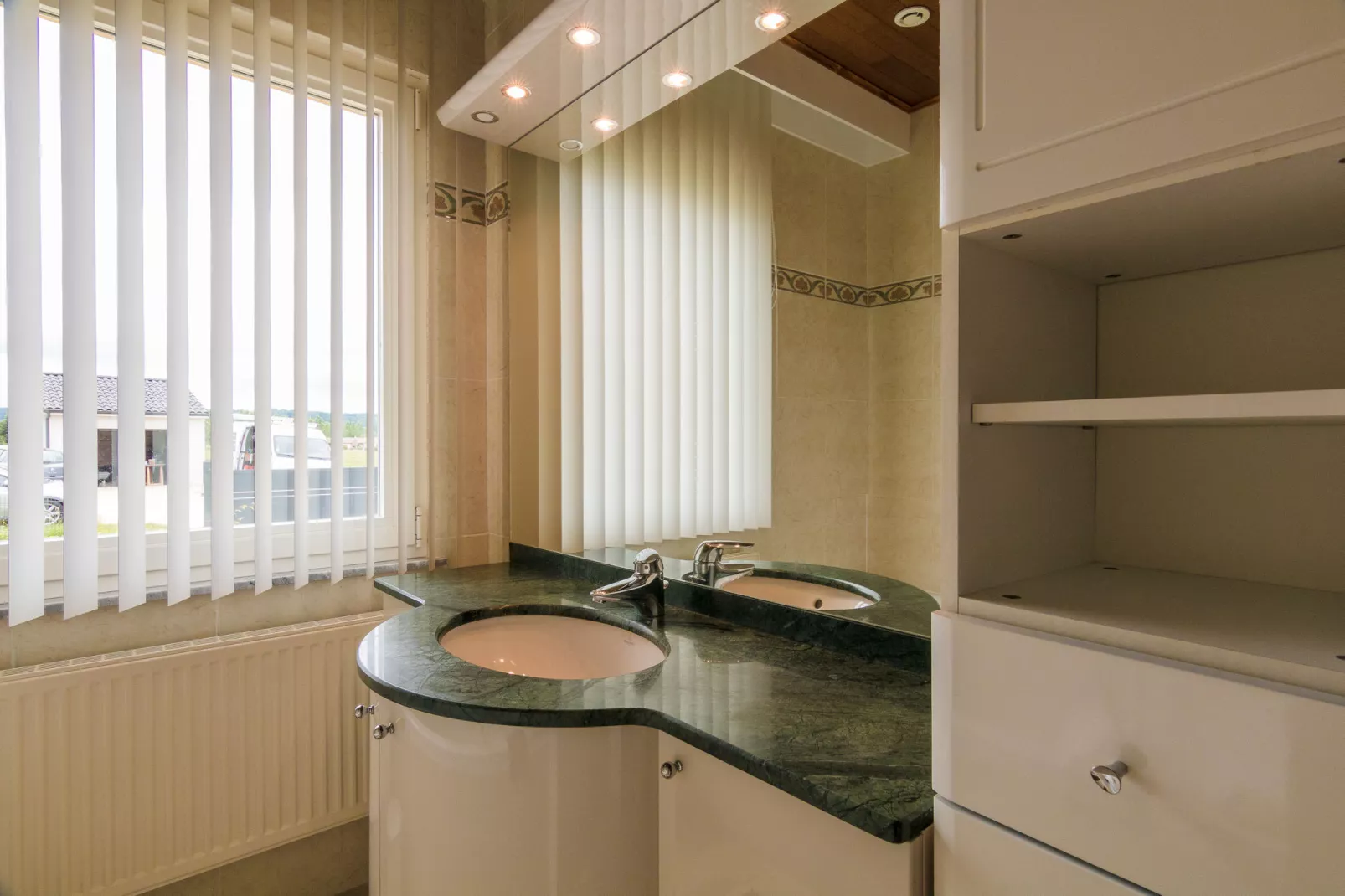 Residence Le Perrot-Bathroom