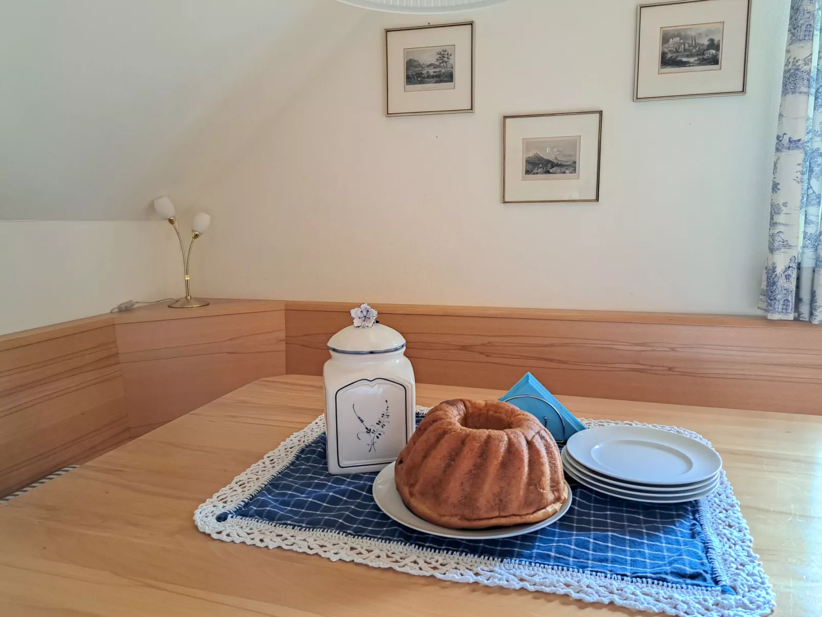 Schwalbennest-Drinnen