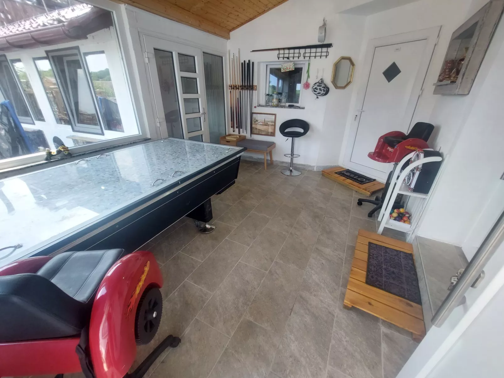 Garden Suite-Inside