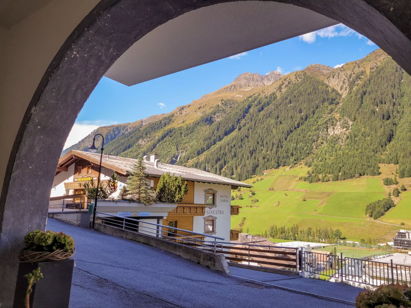 Top 6 (Panorama)-Outside