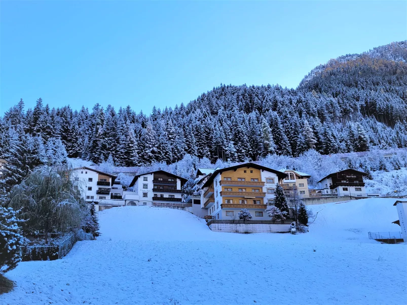 Top 6 (Panorama)-Outside