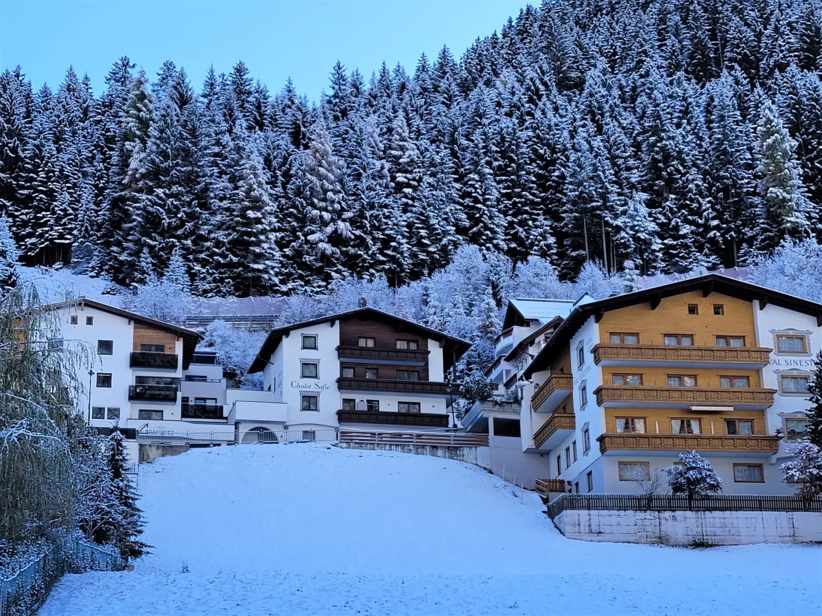 Top 6 (Panorama)-Outside