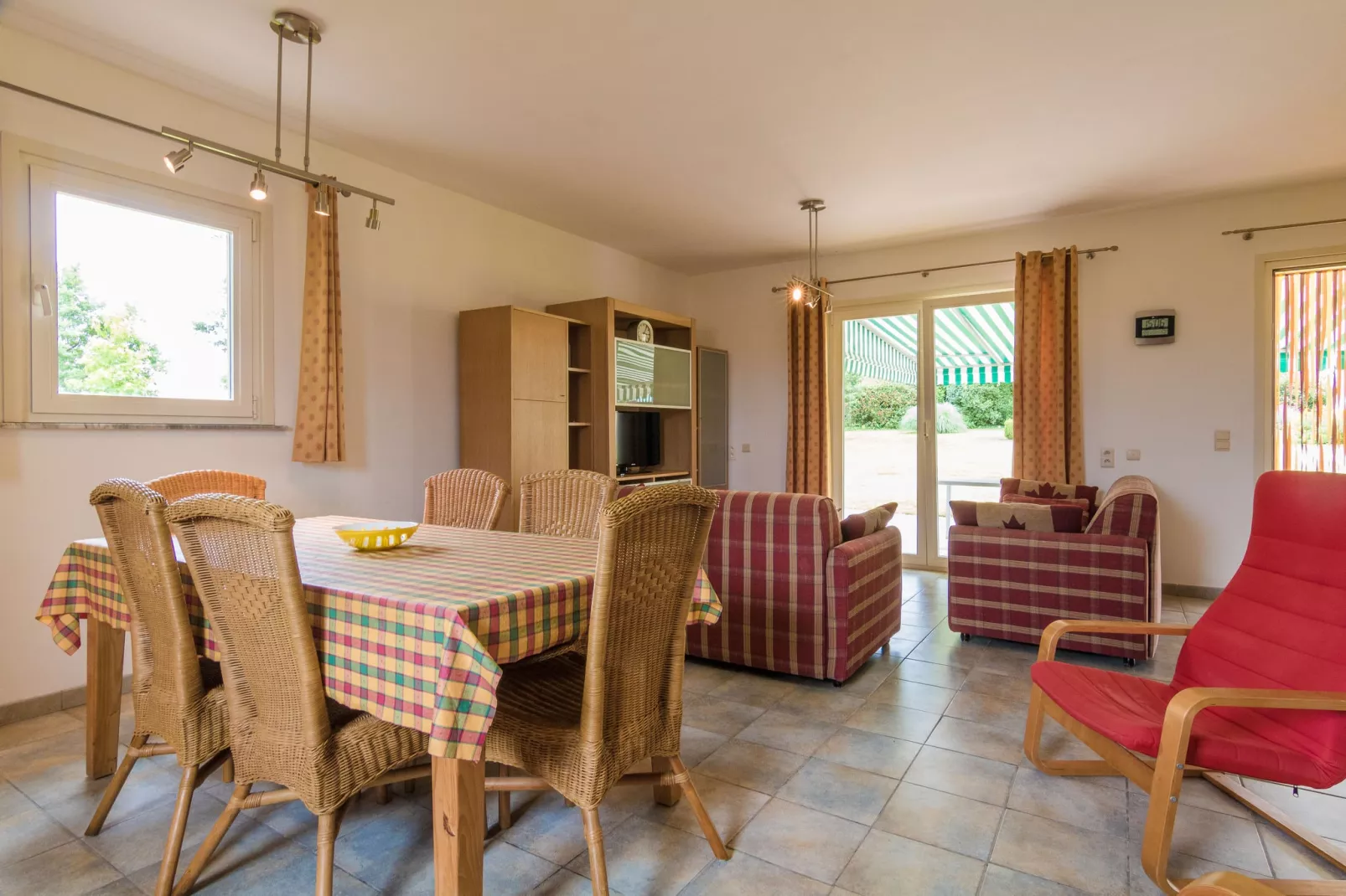 Maison Le Perrot-Dining room