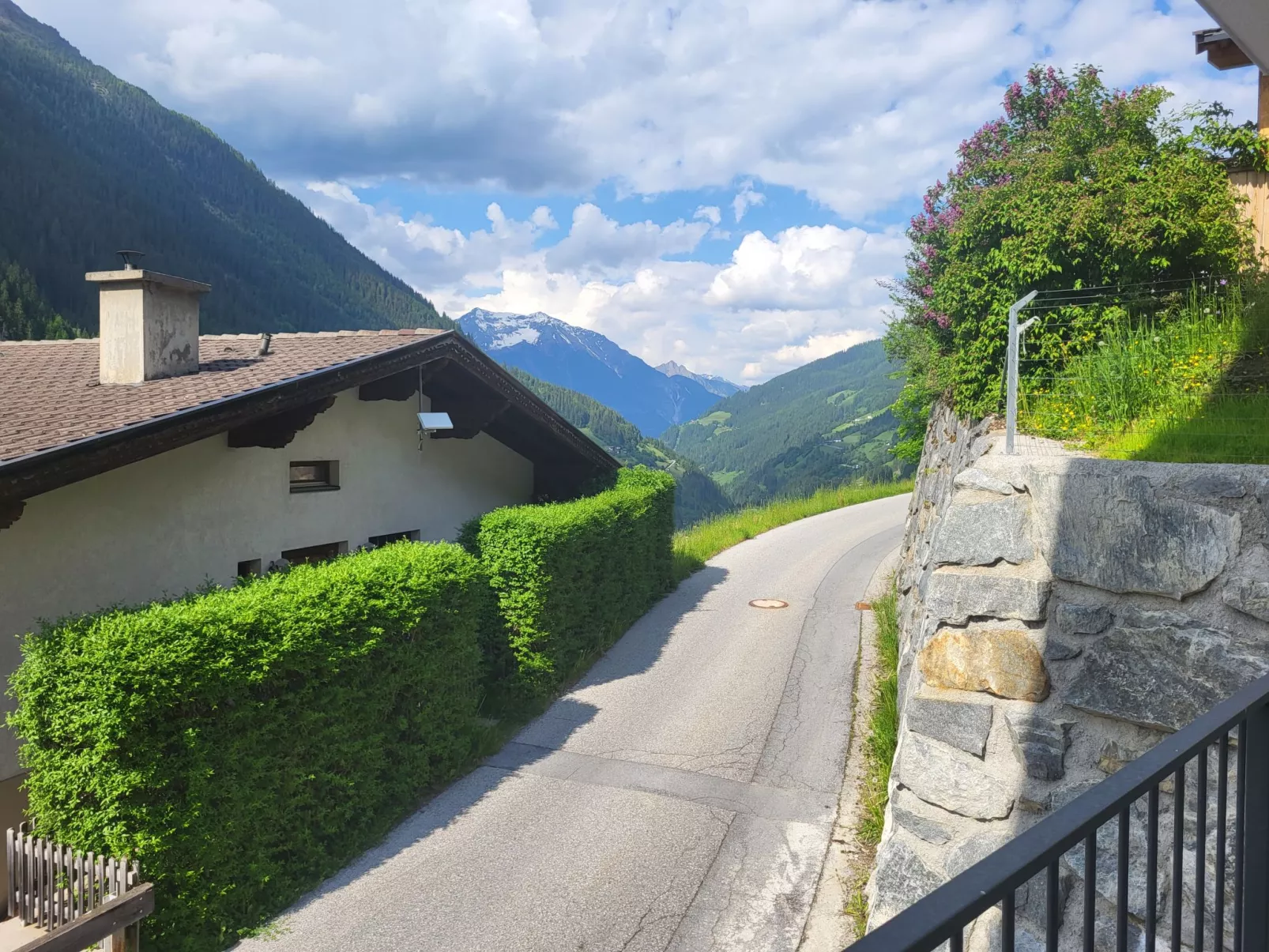 Bergblick-Outside