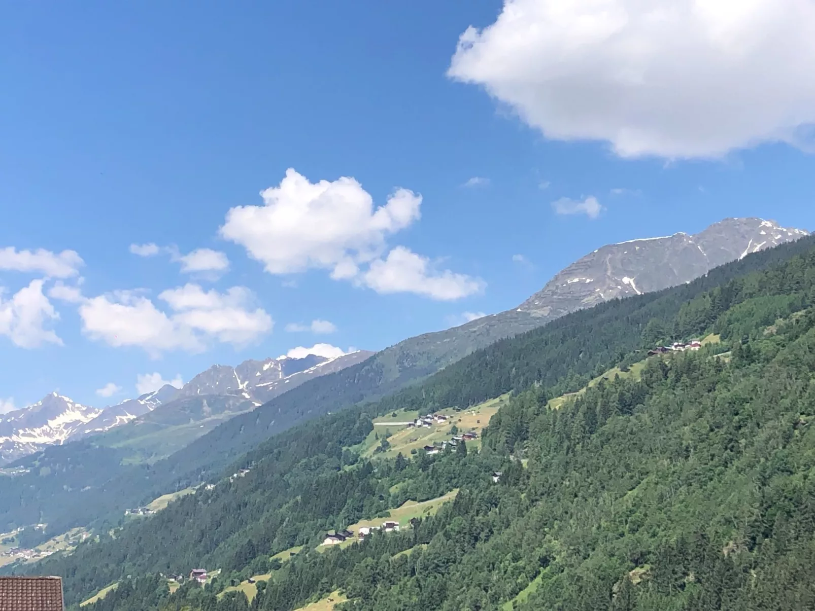 Bergblick-Outside