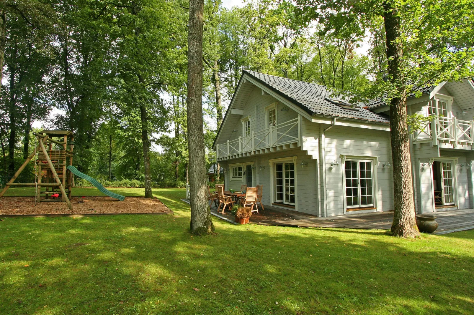 Chalet Bomal-Exterior summer