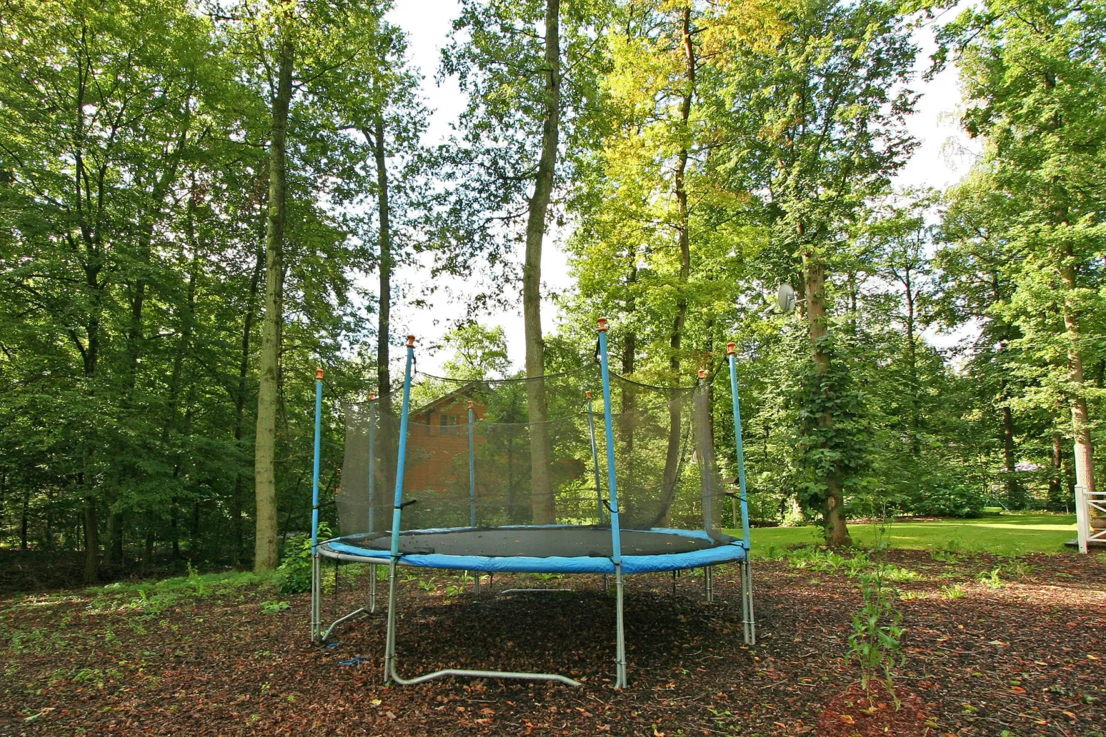 Chalet Bomal-Gardens summer
