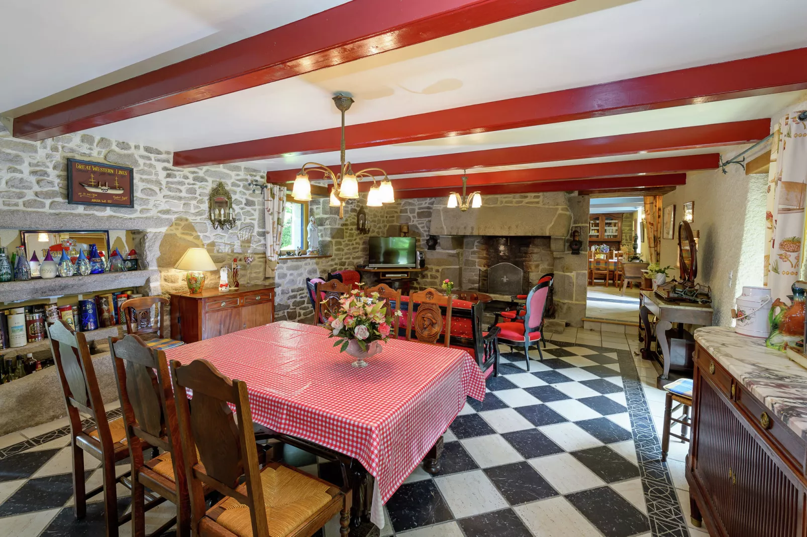 Maison de Vacances à Plounéour- Brignogan Plages-Salle à manger