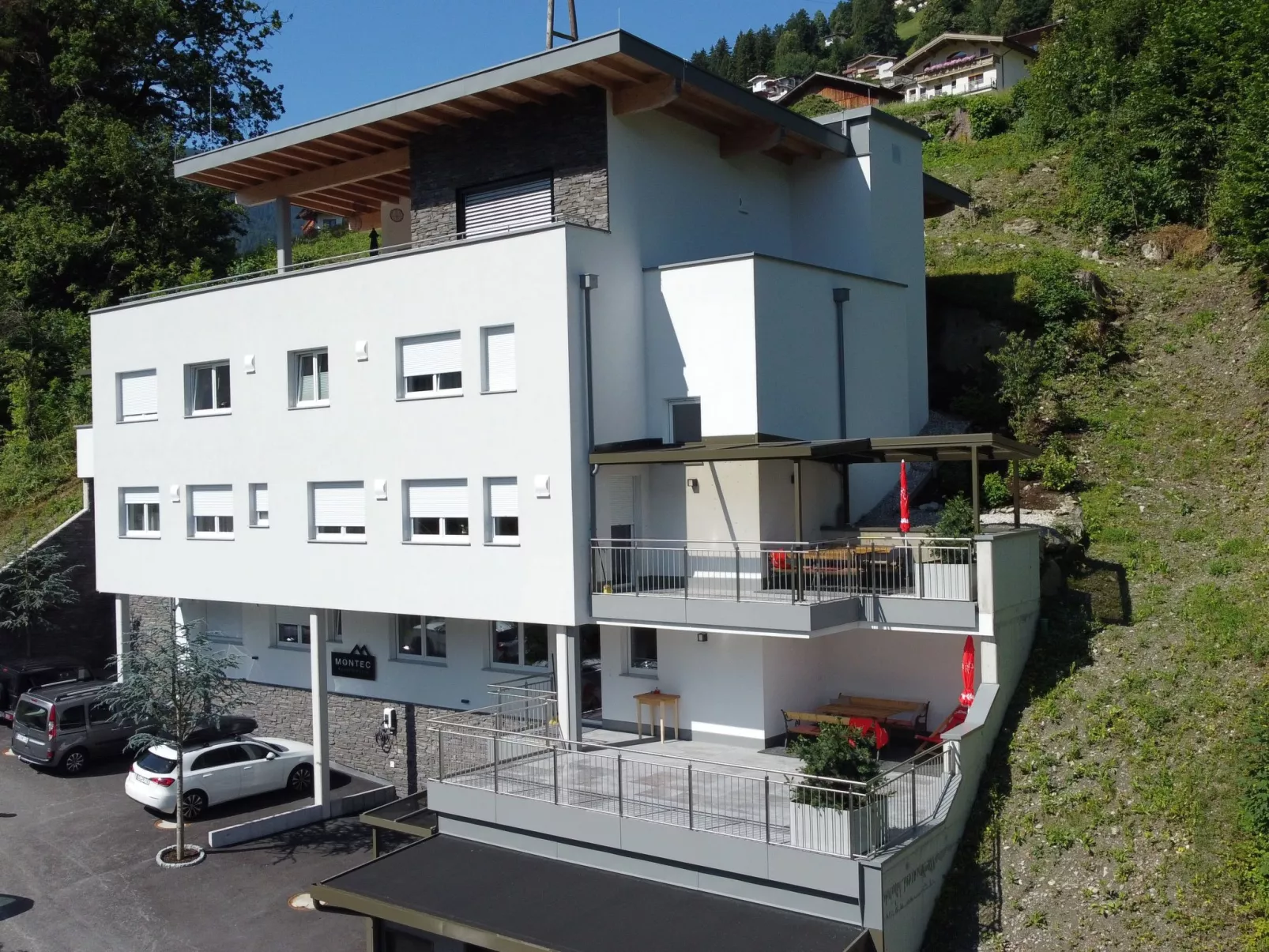 Montec Apart 2-Outside