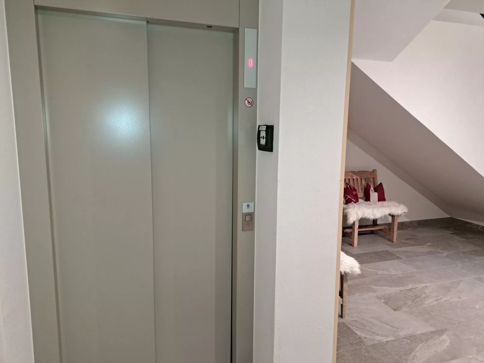 Montec Apart 2-Inside