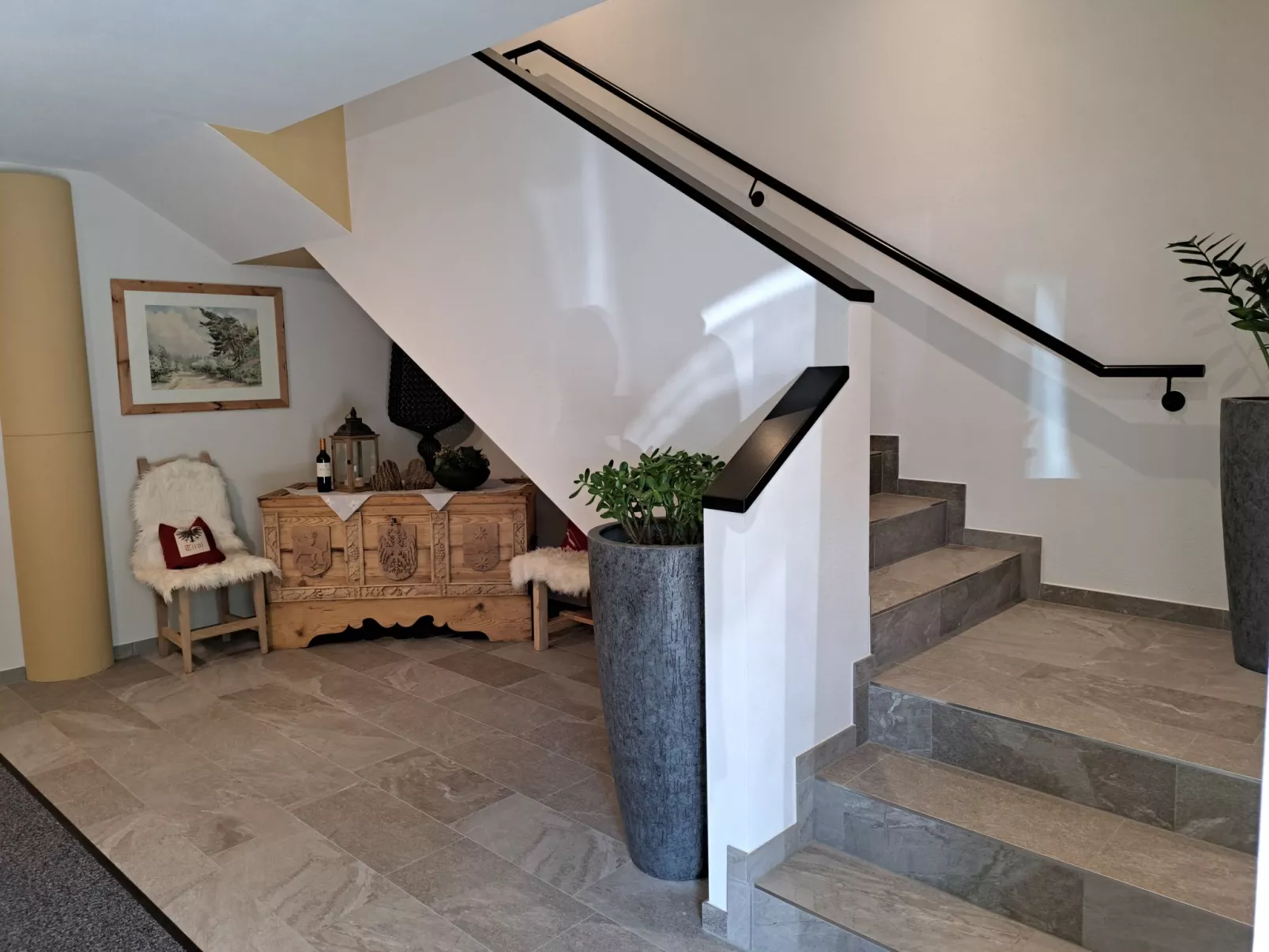 Montec Apart 2-Inside