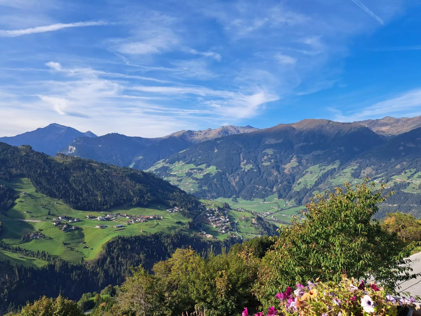 Alpenblick-Outside