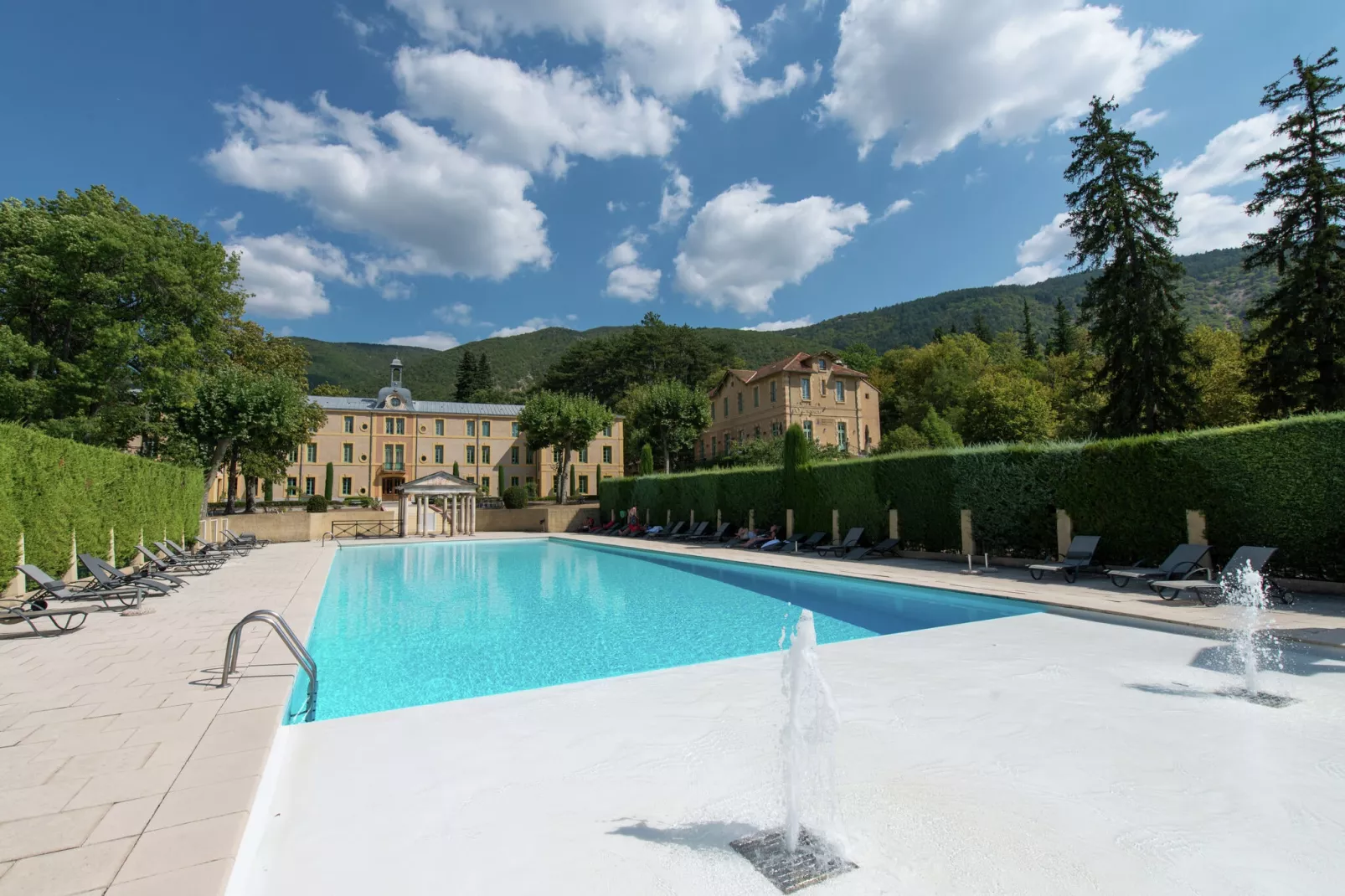 Chateau des Gipières Appartment-Pool