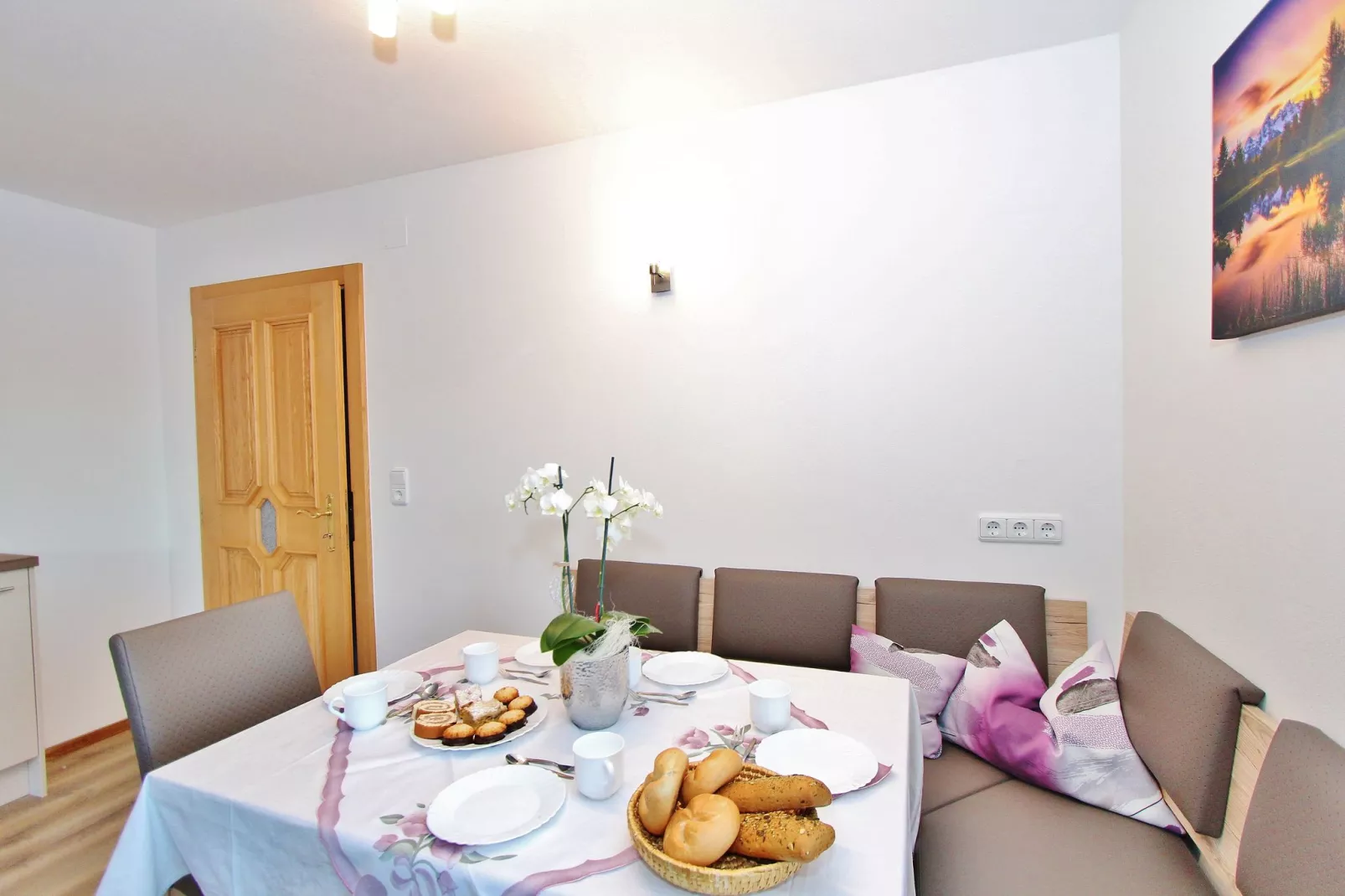 Lauras Bergheimat-Dining room