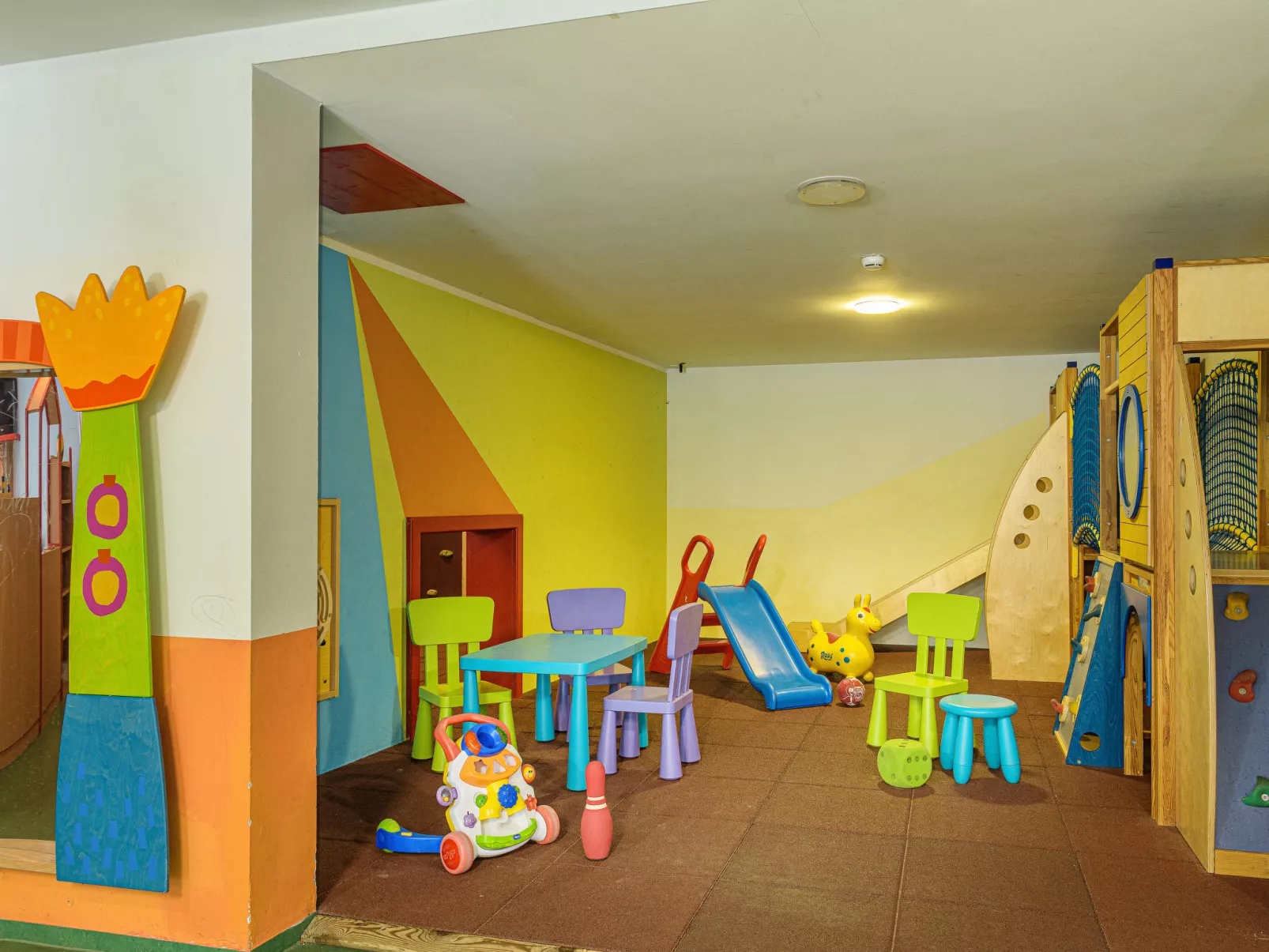 Alpine Rehrenberg 1-Inside