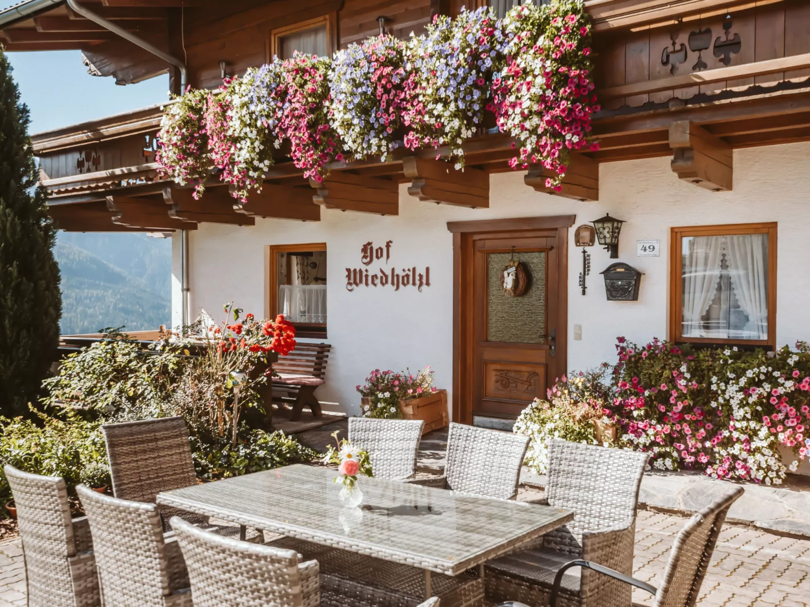 Wiedhölzl-Outside