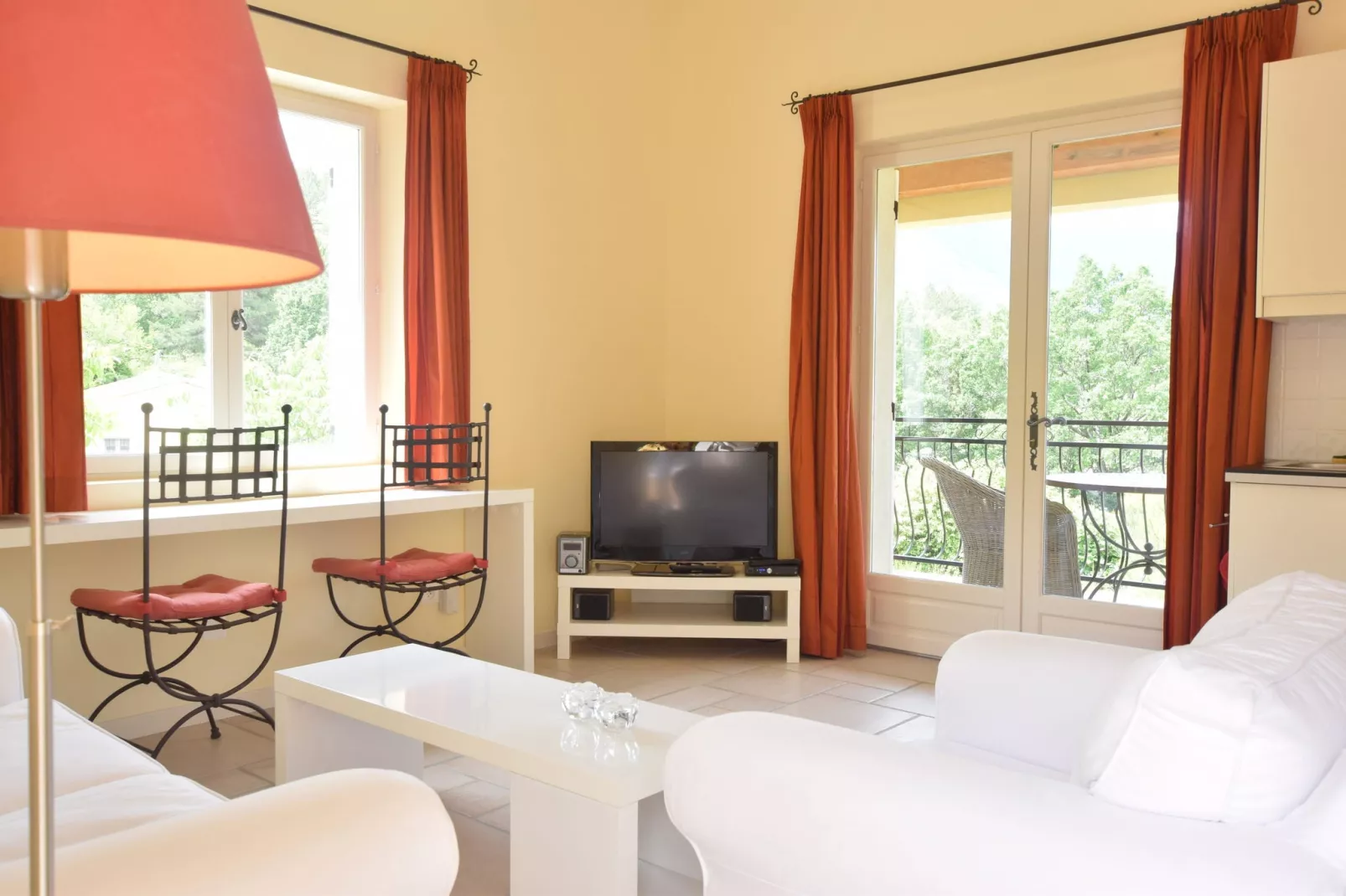 Appartement - MONTBRUN-LES-BAINS-Living room