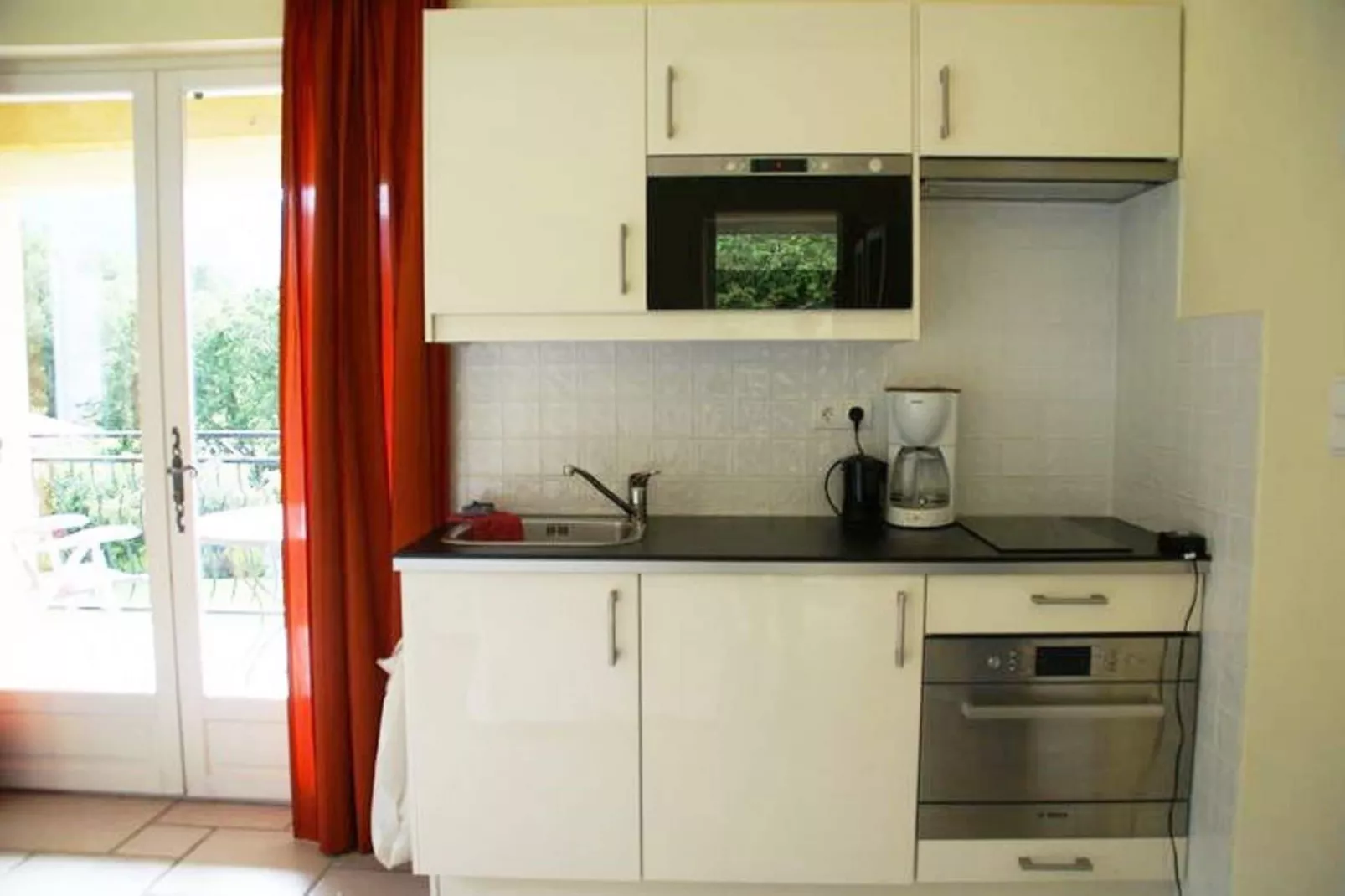Appartement - MONTBRUN-LES-BAINS-Kitchen