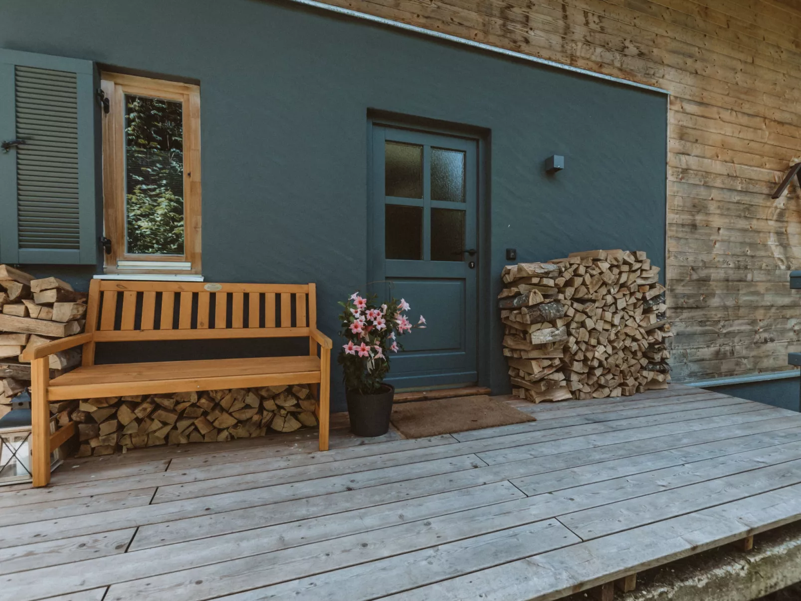 Chalet 1018-Outside